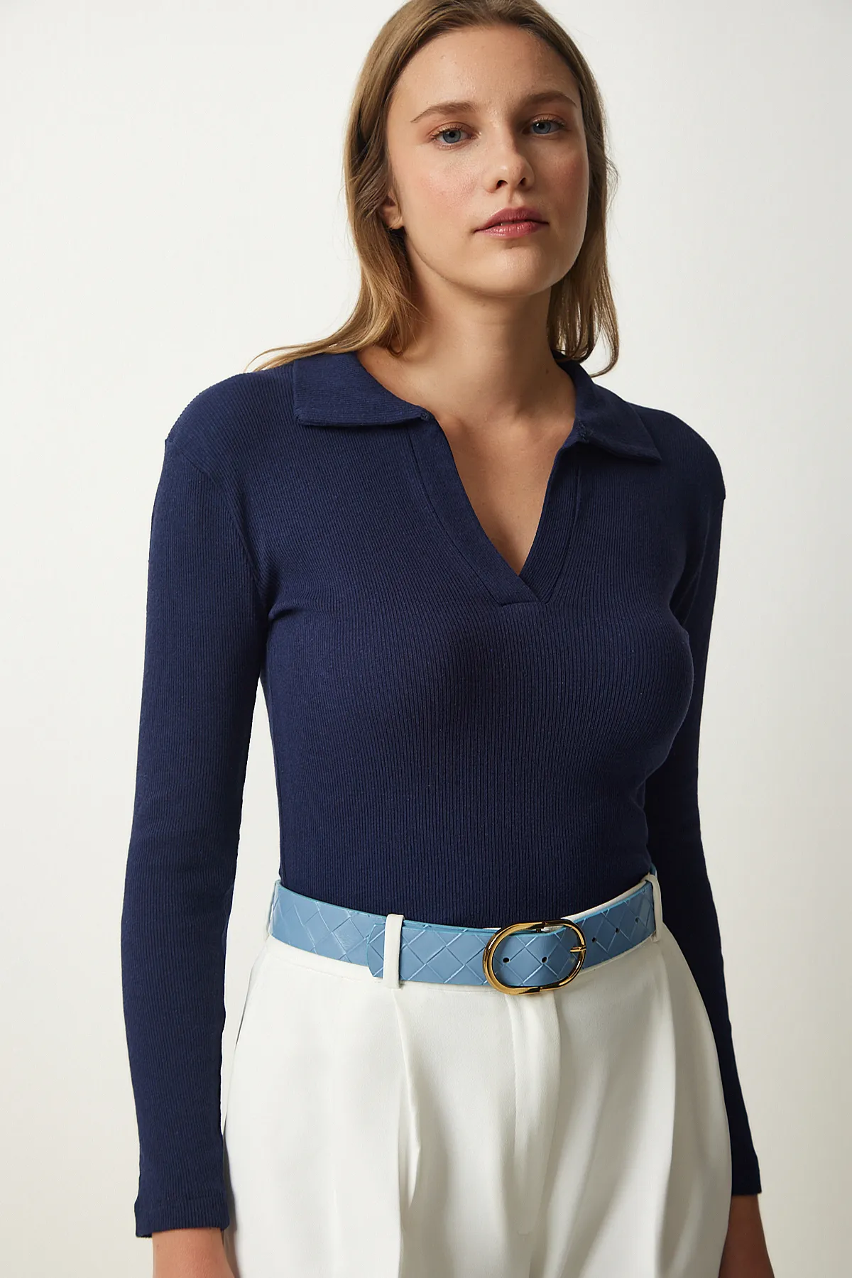 Happiness İstanbul  Marineblaue gerippte Strickbluse mit Polokragen für Damen GT00111