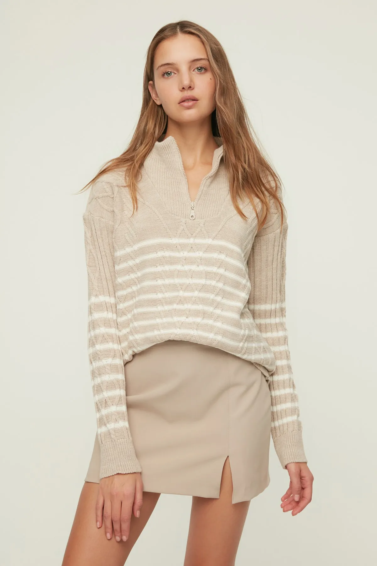 Trendyol Collection  Beiger Strickpullover mit weiter Passform TWOAW22KZ0020
