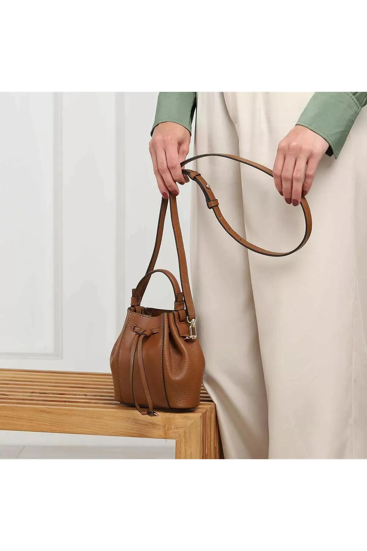 FURLA  MIASTELLA MINI BUCKET BA Cognac
