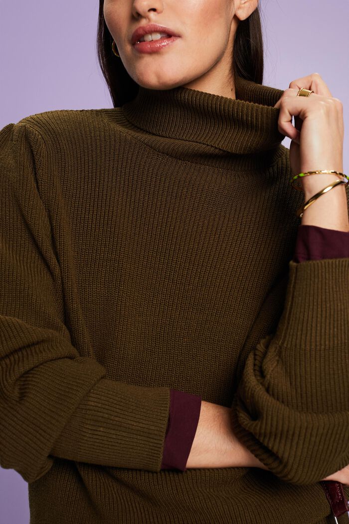 Rippstrickpullover mit Rollkragen