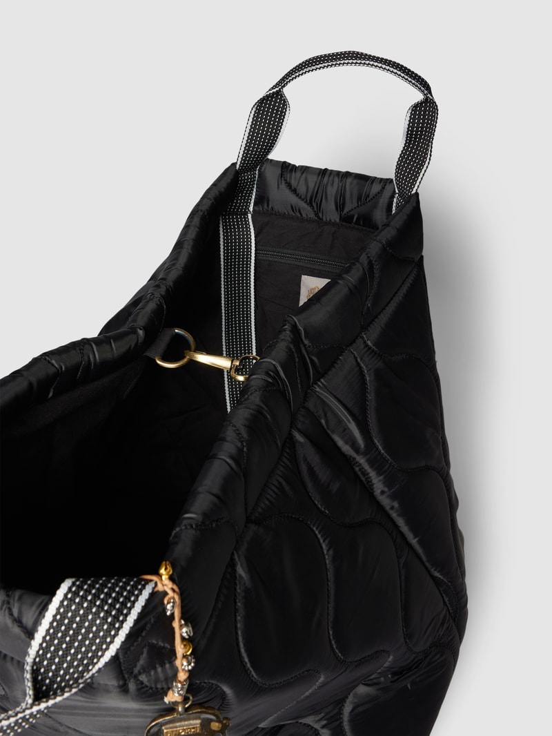 Shopper mit Steppnähten Modell 'QULITED' in schwarz