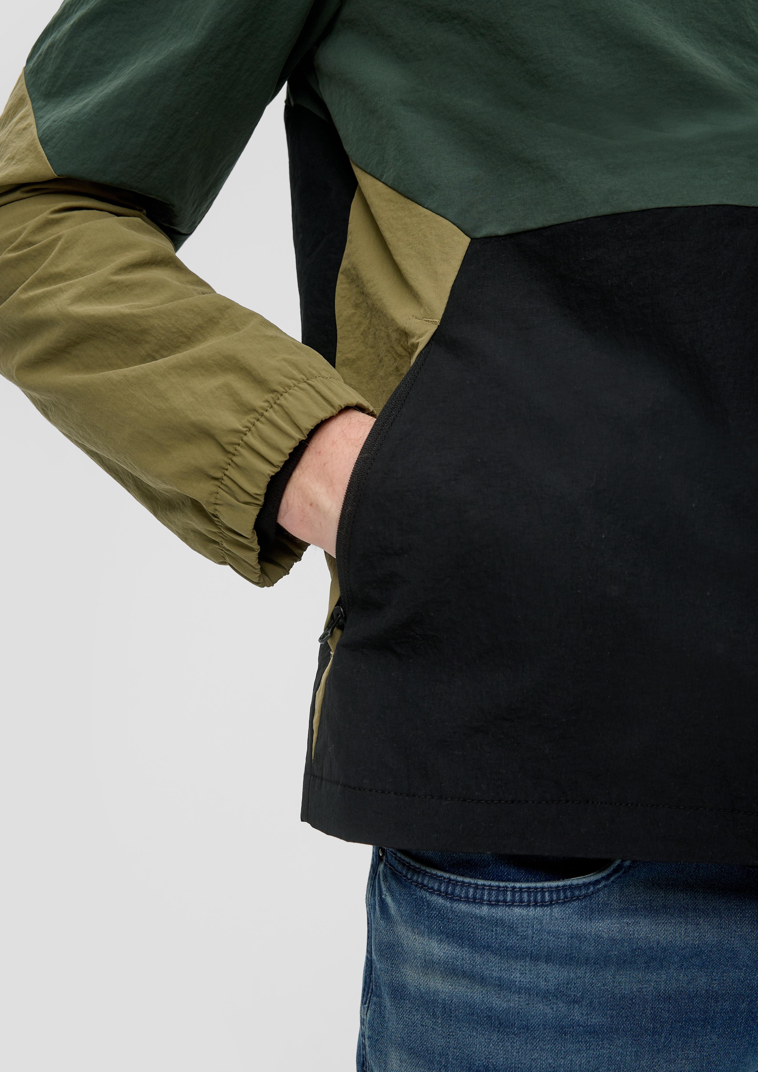 Kapuzenjacke aus Nylon  2141627-7896