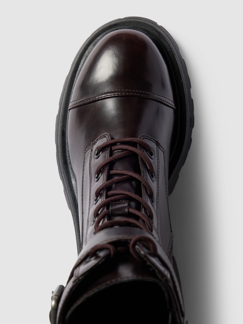 Boots mit Schnürung und profilierter Sohle in bordeaux rot