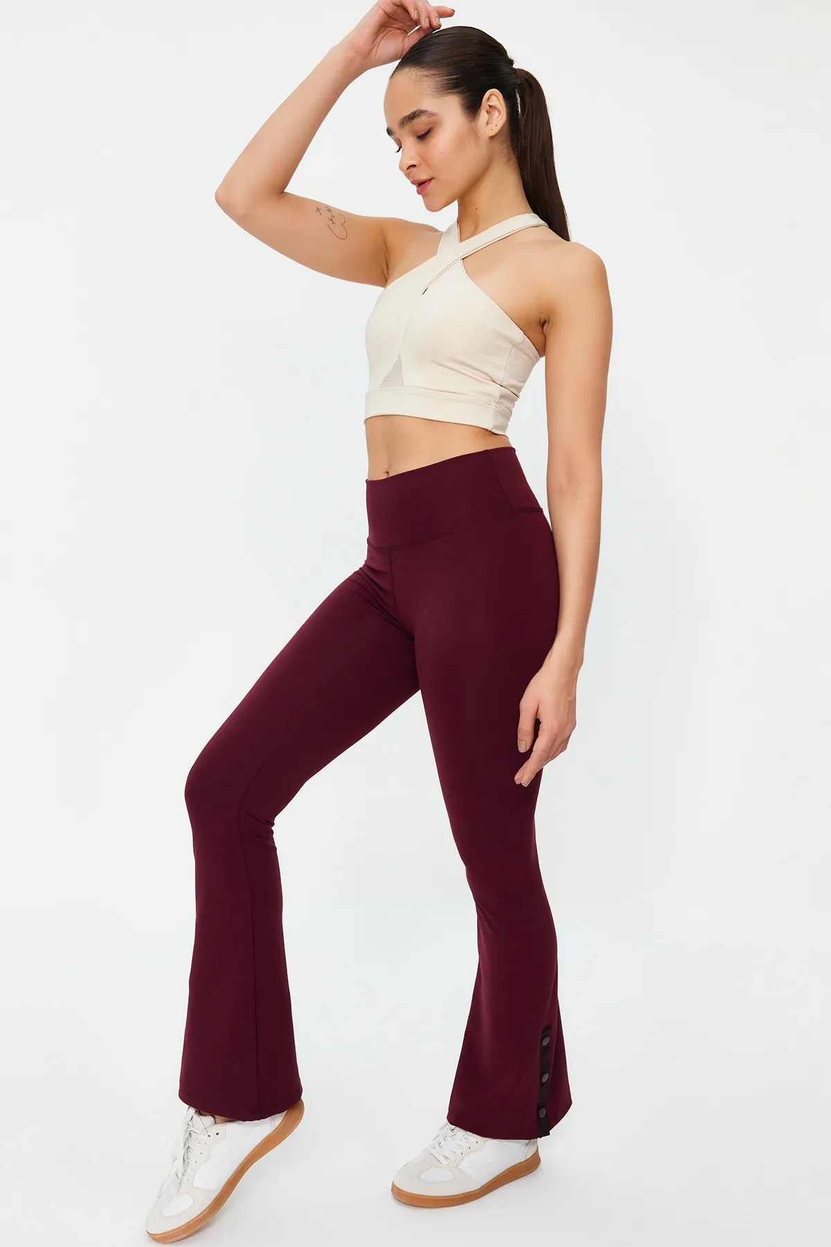 Trendyol Collection  Dark Cherry Recovery Leg Stud Detaillierte spanische Bein-Yoga-Strick-Sportleggings THMAW24TY00015