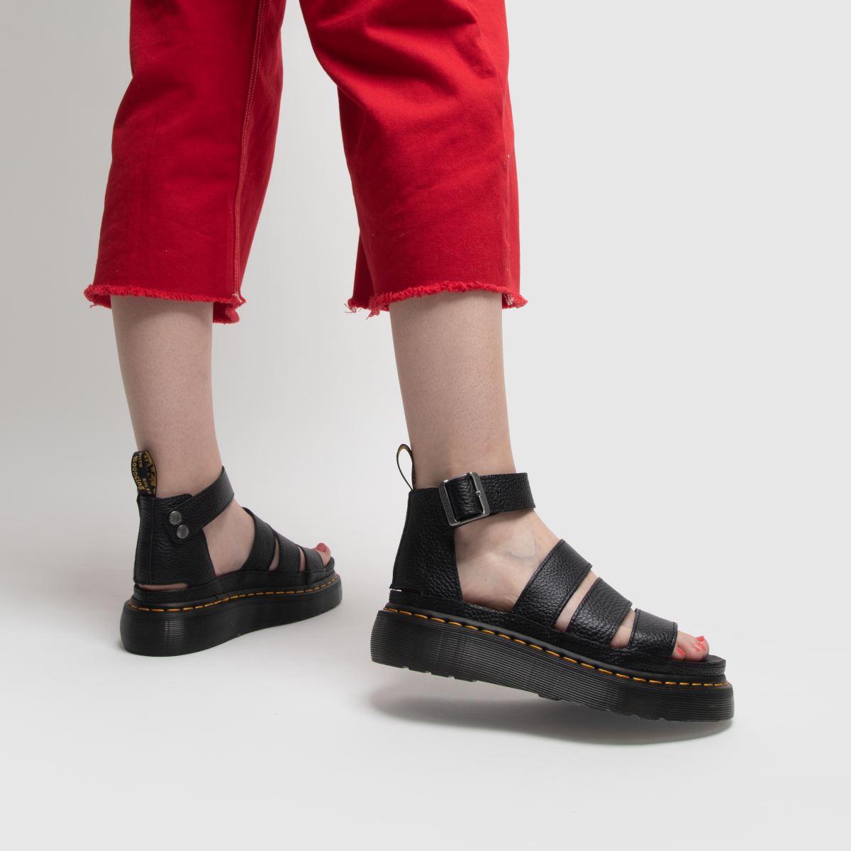 Dr Martens – Clarissa – Svarta sandaler med quad-motiv