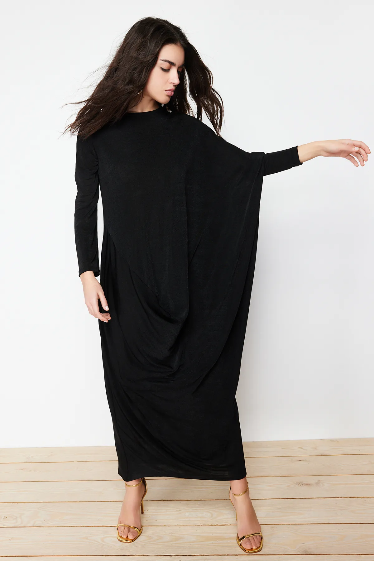 Trendyol Modest  Schwarzes stilvolles gestricktes Kaftan-Kleid TCTSS24EB00037