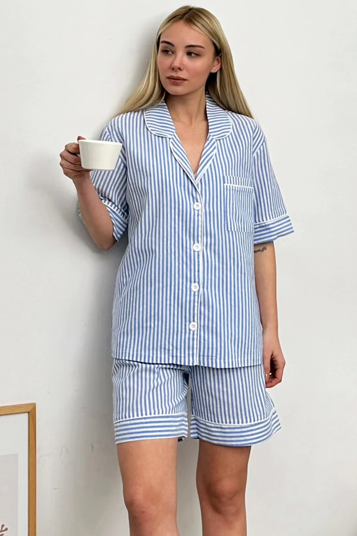 Trend Alaçatı Stili  Blau gestreiftes Pyjama-Set für Damen mit Shorts Alc-X11660