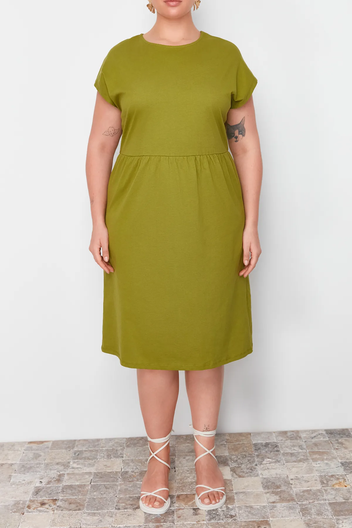 Trendyol Curve  Khakifarbenes Midi-Strickkleid TBSSS24AH00159