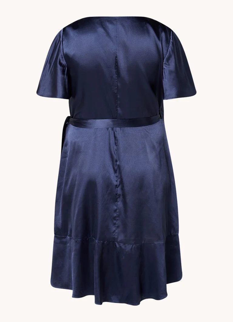 Rochie mini Chi Chi London cu decolteu înfășurat, curea și volane.