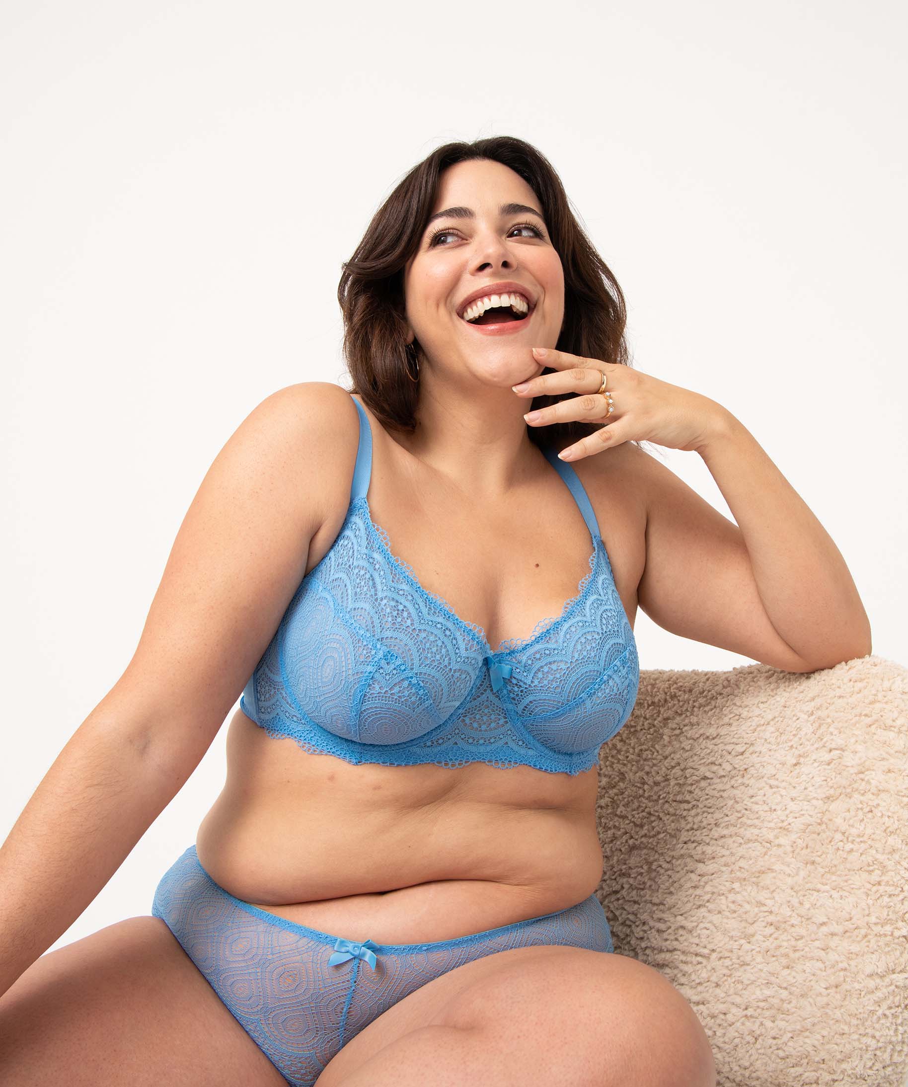 Soutien-gorge emboitant grande taille à armatures en dentelle bleu | GEMO