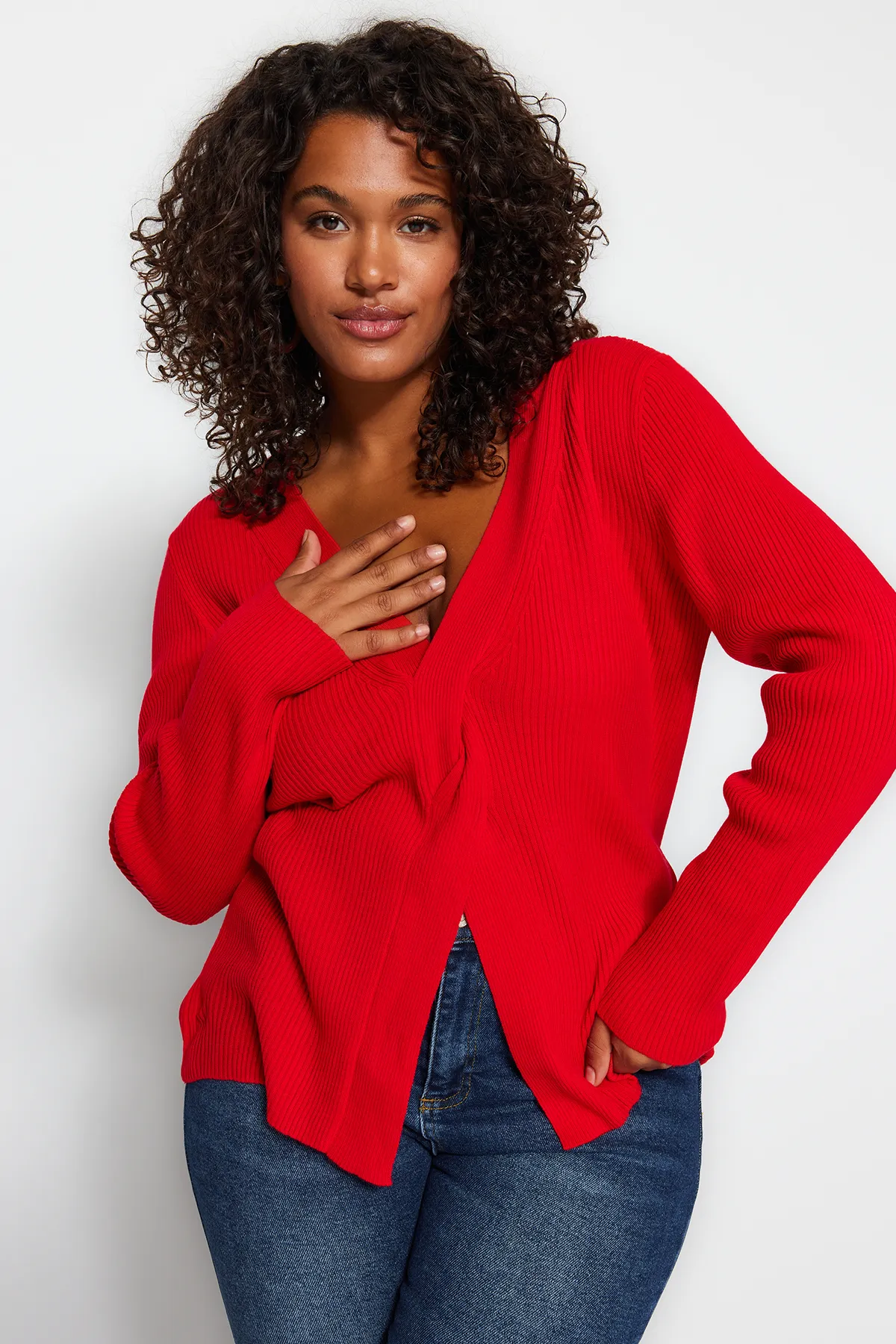 Trendyol Curve  Roter Strickpullover in großen Größen TBBAW24AN00101
