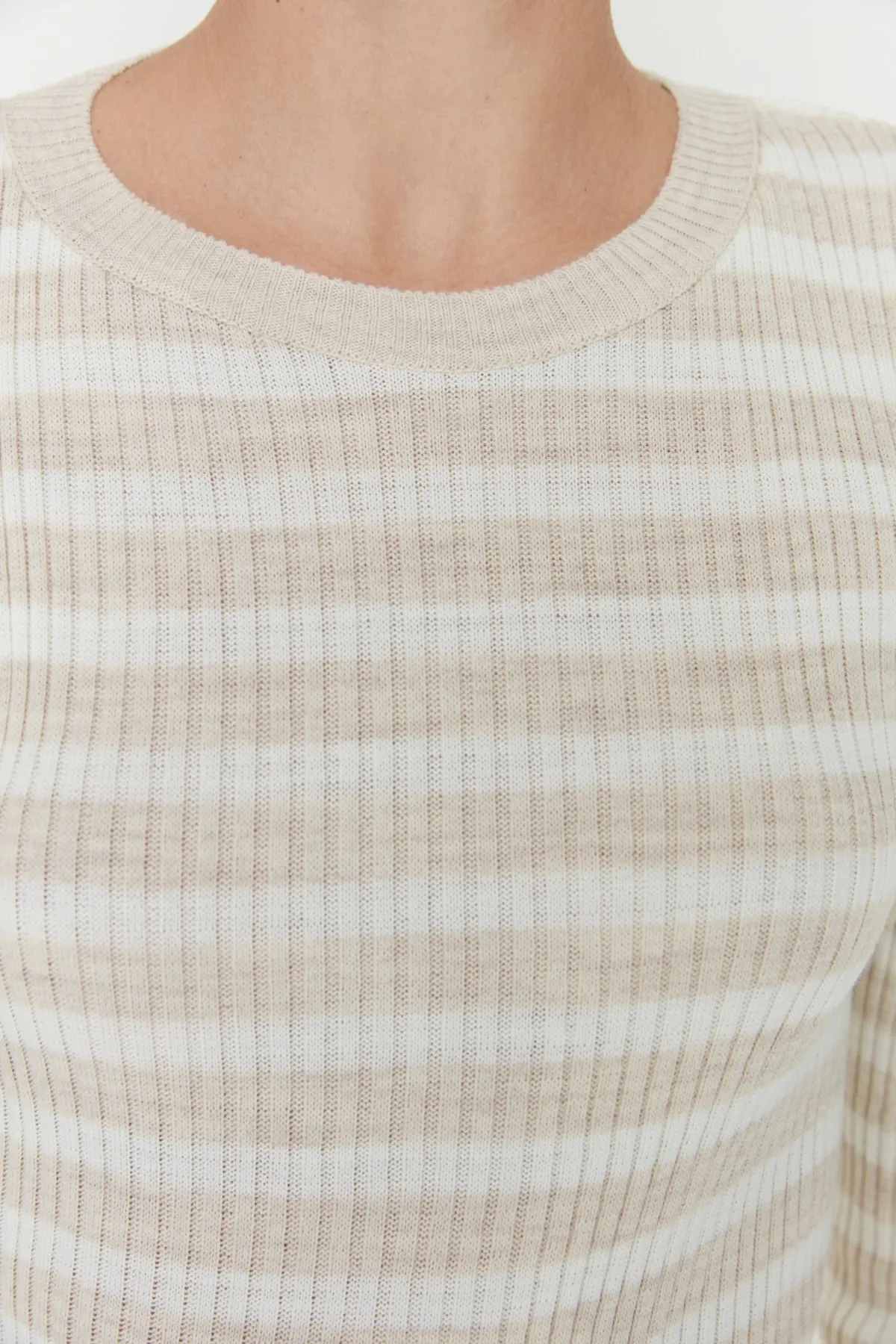 Trendyol Collection  Steinfarbener Basic-Strickpullover mit Streifen TWOAW21KZ0942