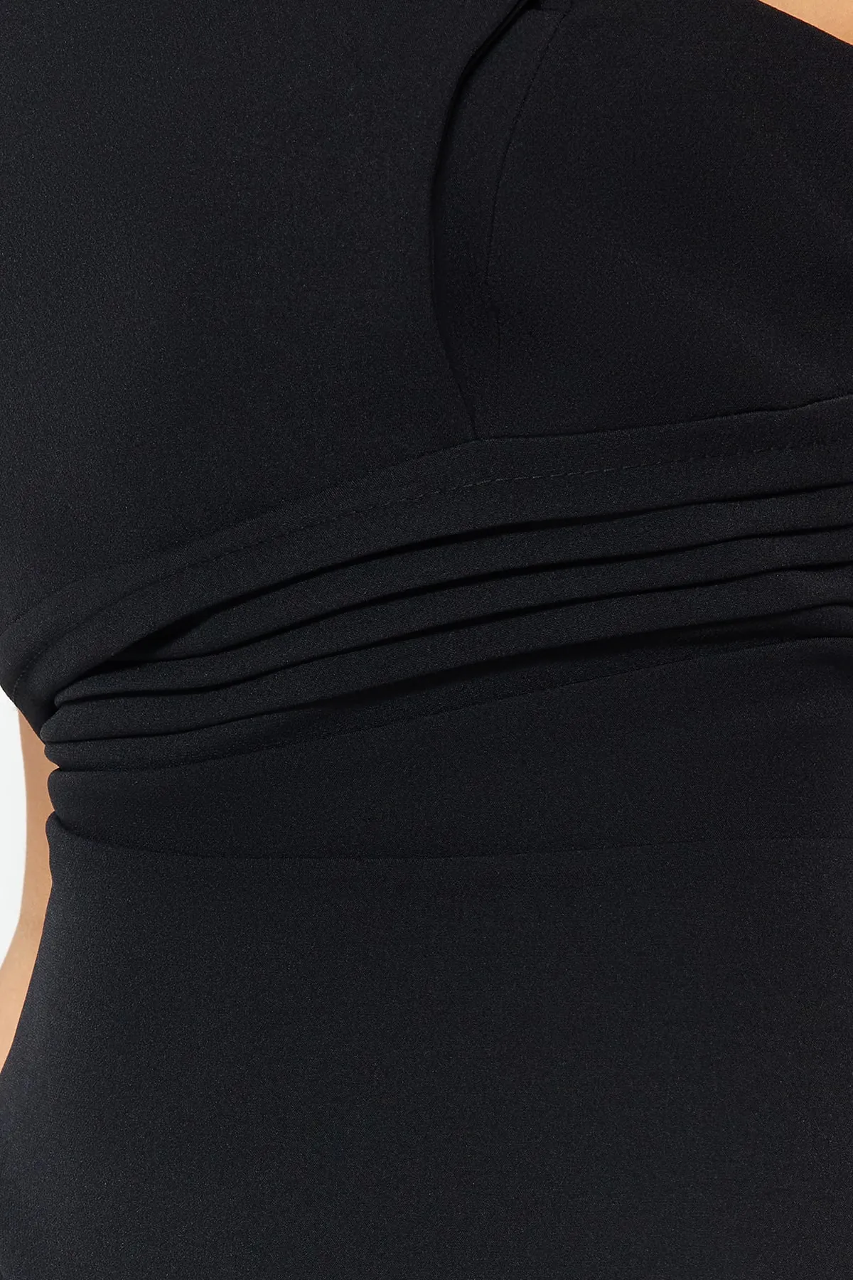 Trendyol Collection  Schwarzes langes Abendkleid mit One-Shoulder-Detail TPRSS23AE00228