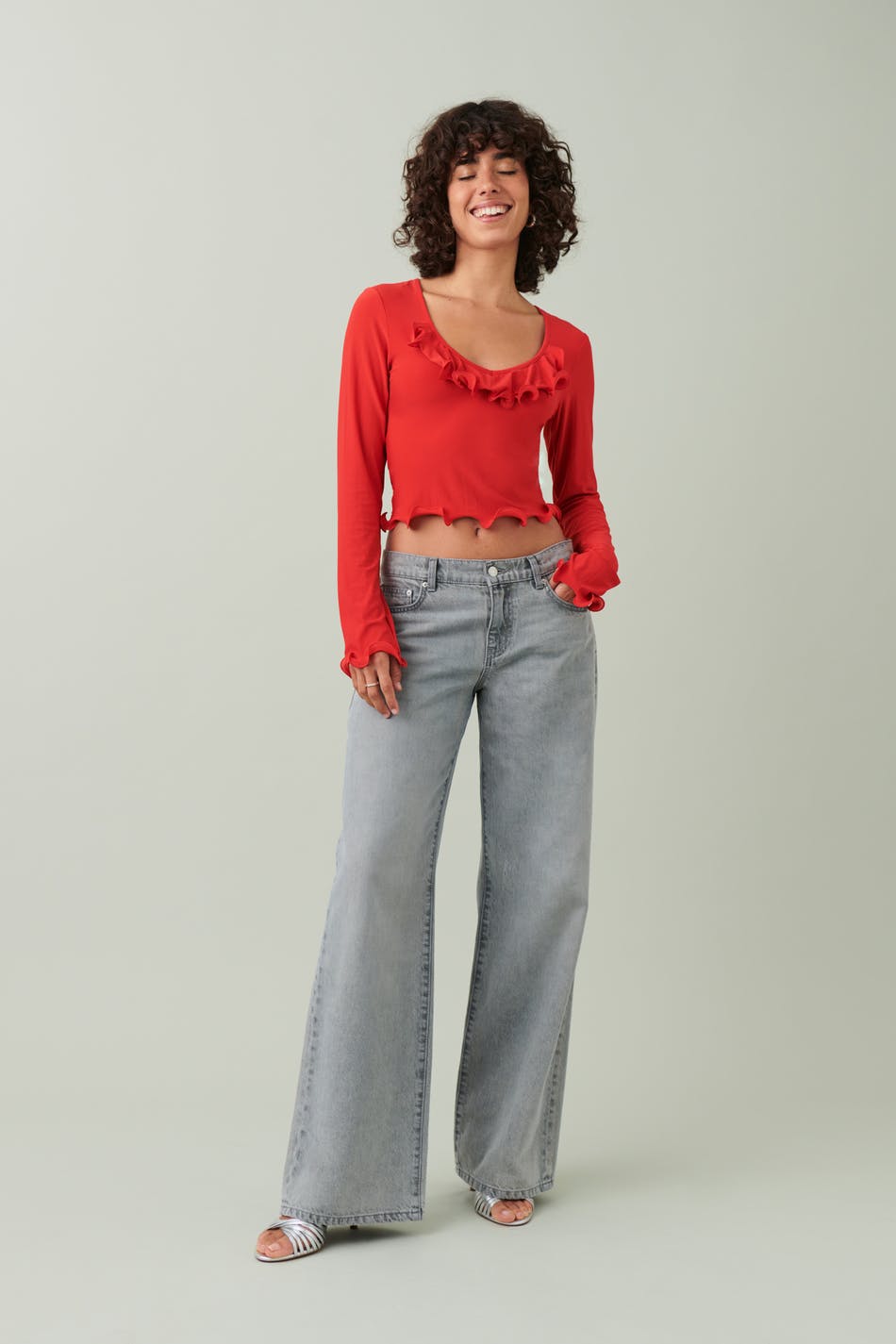 Wire ruffle top