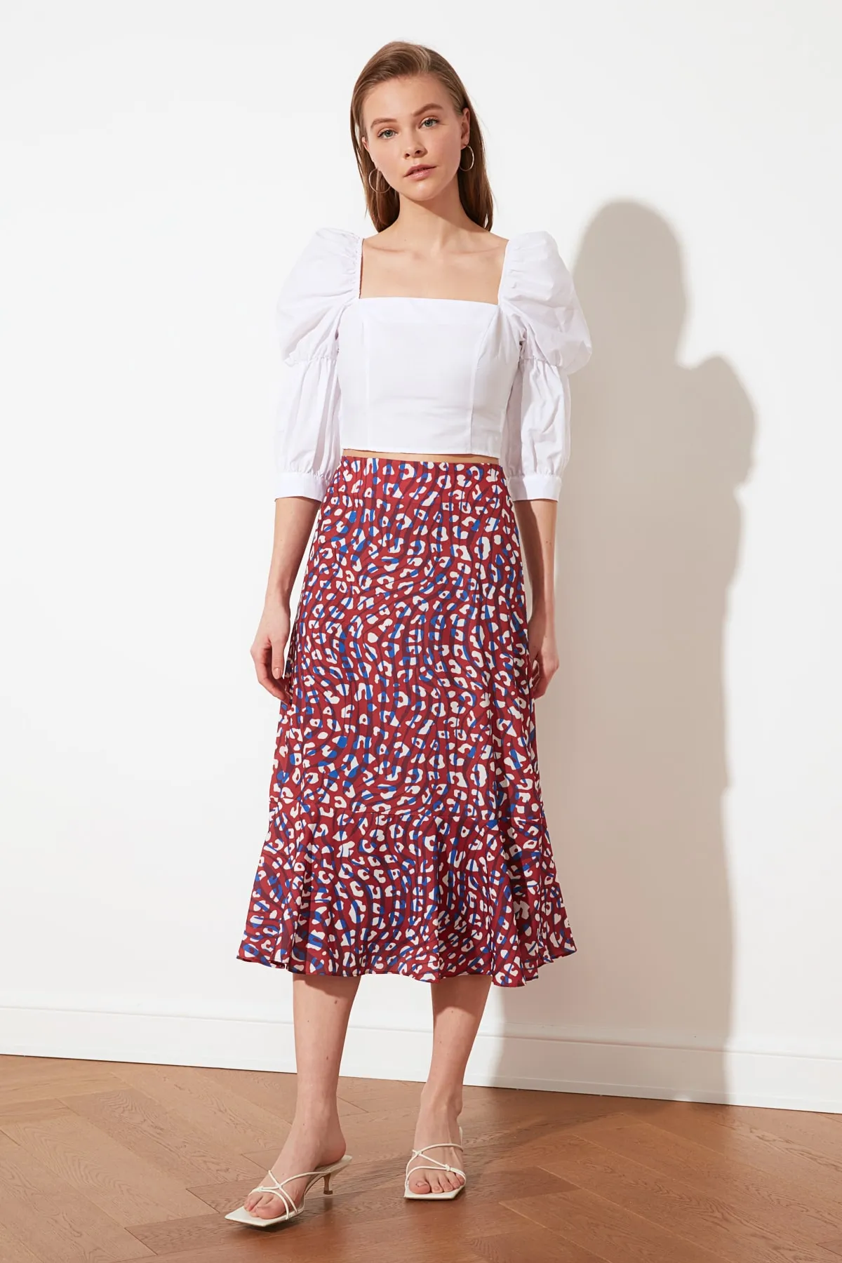 Trendyol Collection  Mehrfarbiger gewebter Midirock aus Viskosestoff mit Volants und Tiermuster TWOSS19FG0026