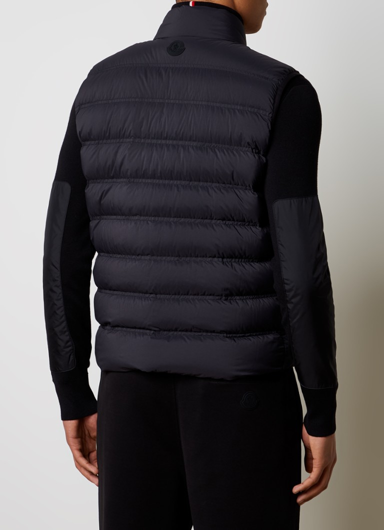 Vestă matlasată Moncler Oserot cu umplutură de puf și buzunare cu fermoar.