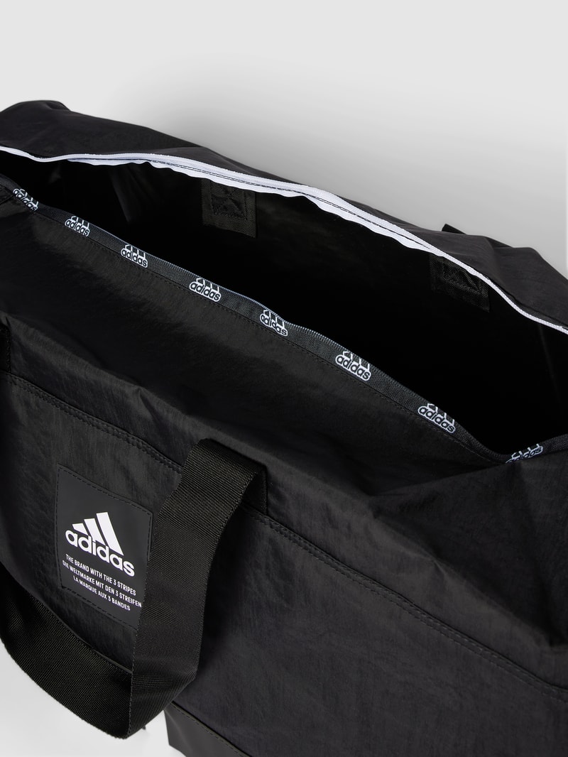 Duffle Bag mit Label-Print in schwarz