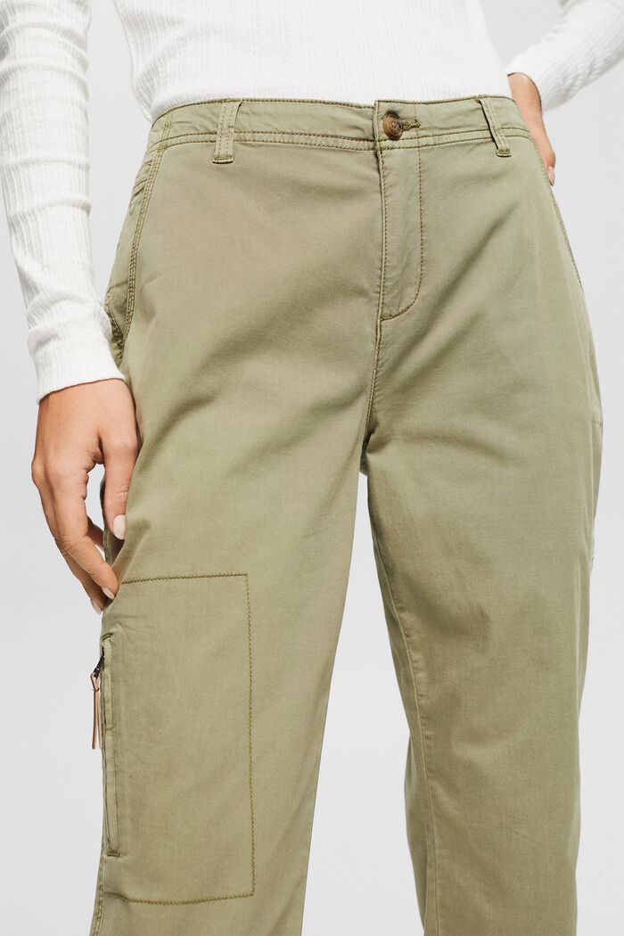 Hose mit dekorativen Taschen