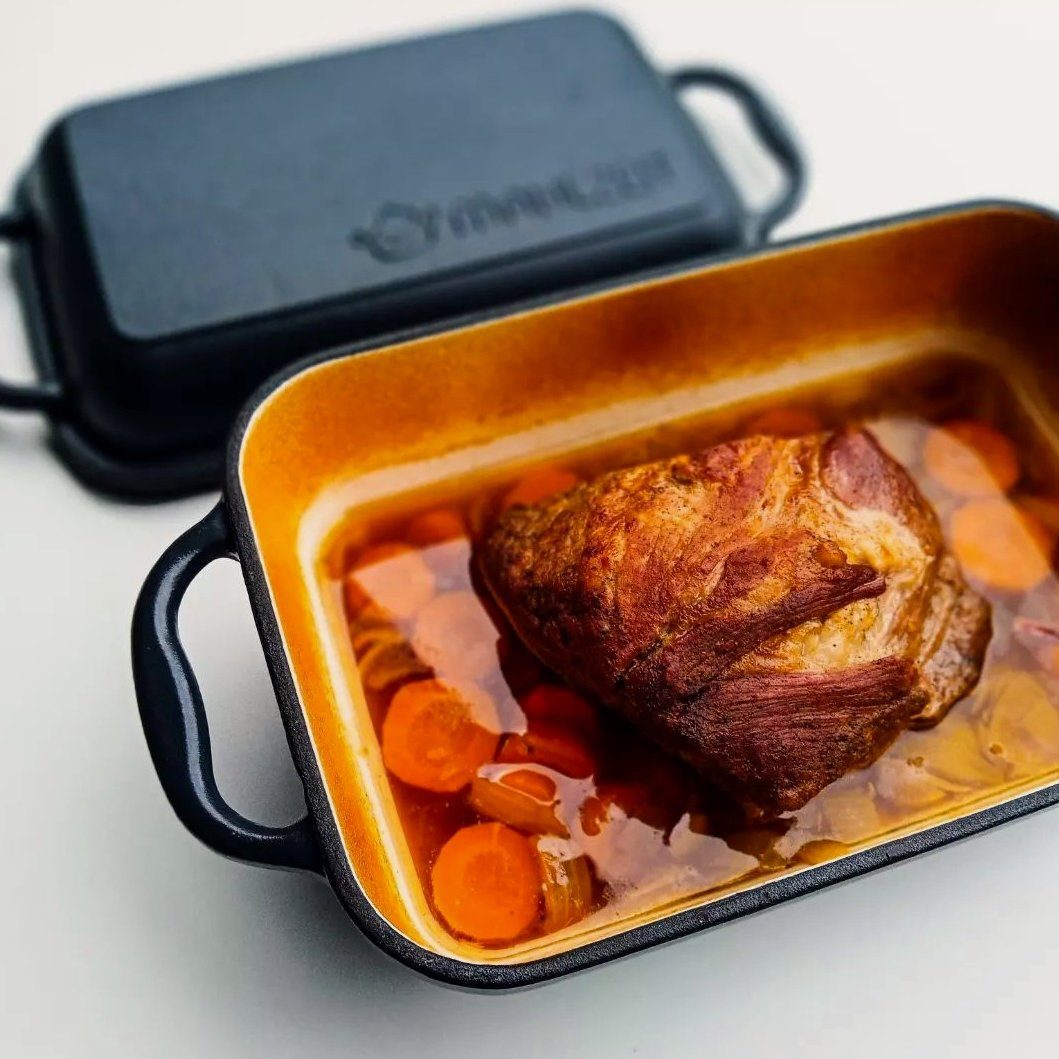 Mahlzeit Bräter Gusseisen, mit Deckel emailliert, 4,8 Liter, Dark Cherry, Bräter 2in1, Gusseisen
