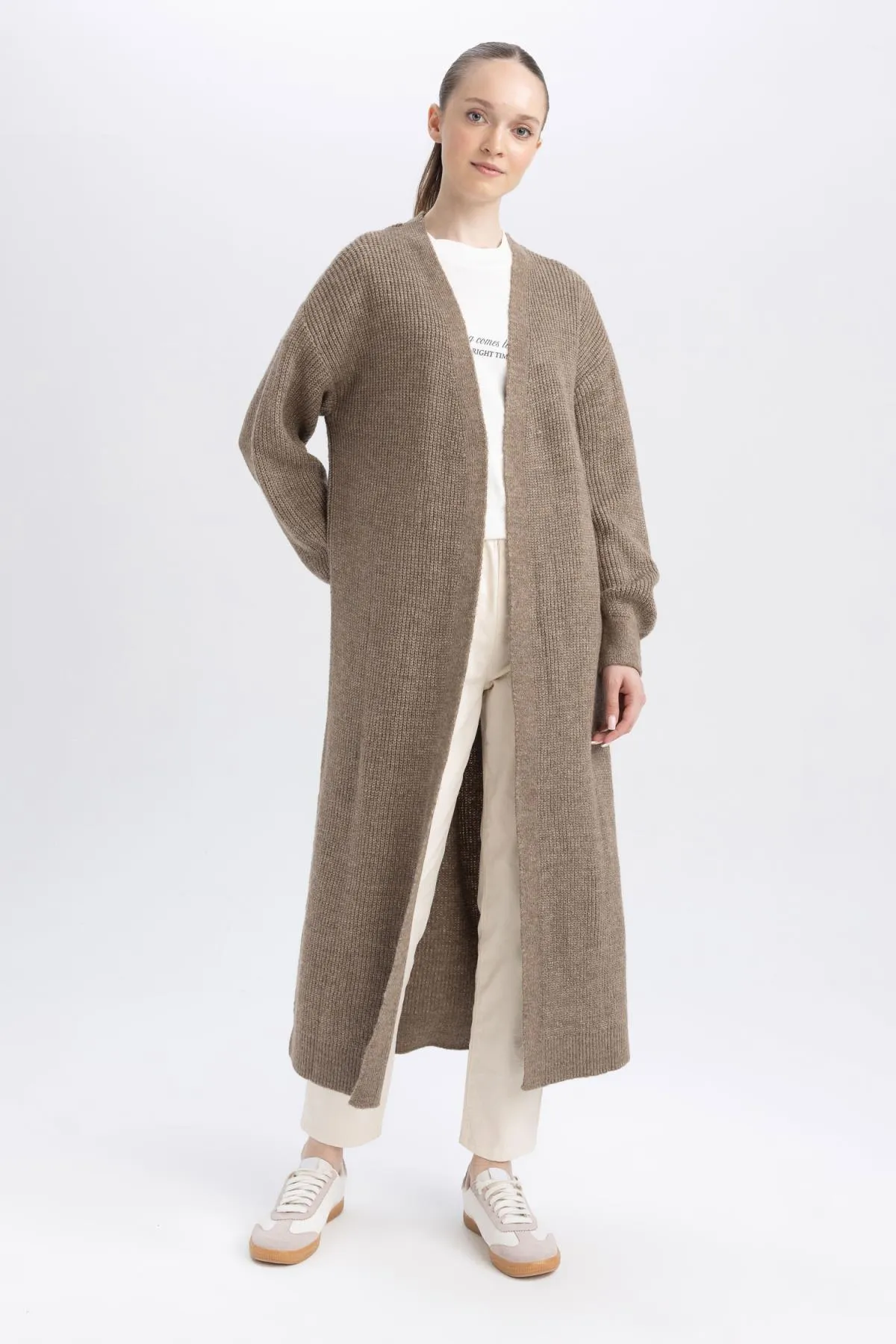 DeFacto  Strickjacke mit V-Ausschnitt und normaler Passform