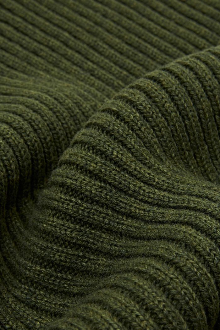 Loop-Schal in Rippstrick-Design
