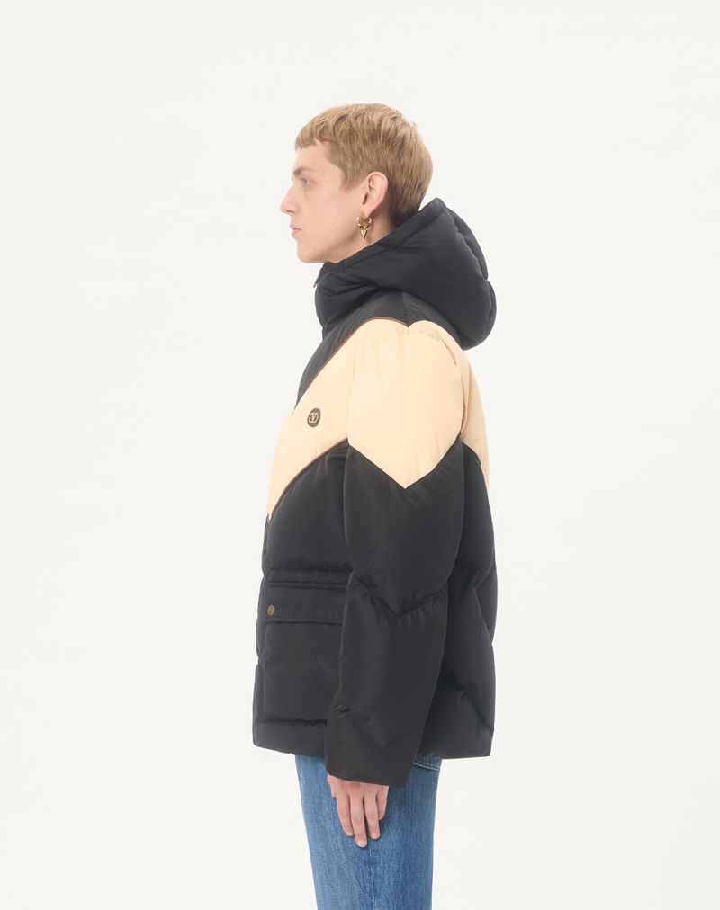 Valentino letvægts nylon dunjakke med hætte, indlagt V- og V-logomærke