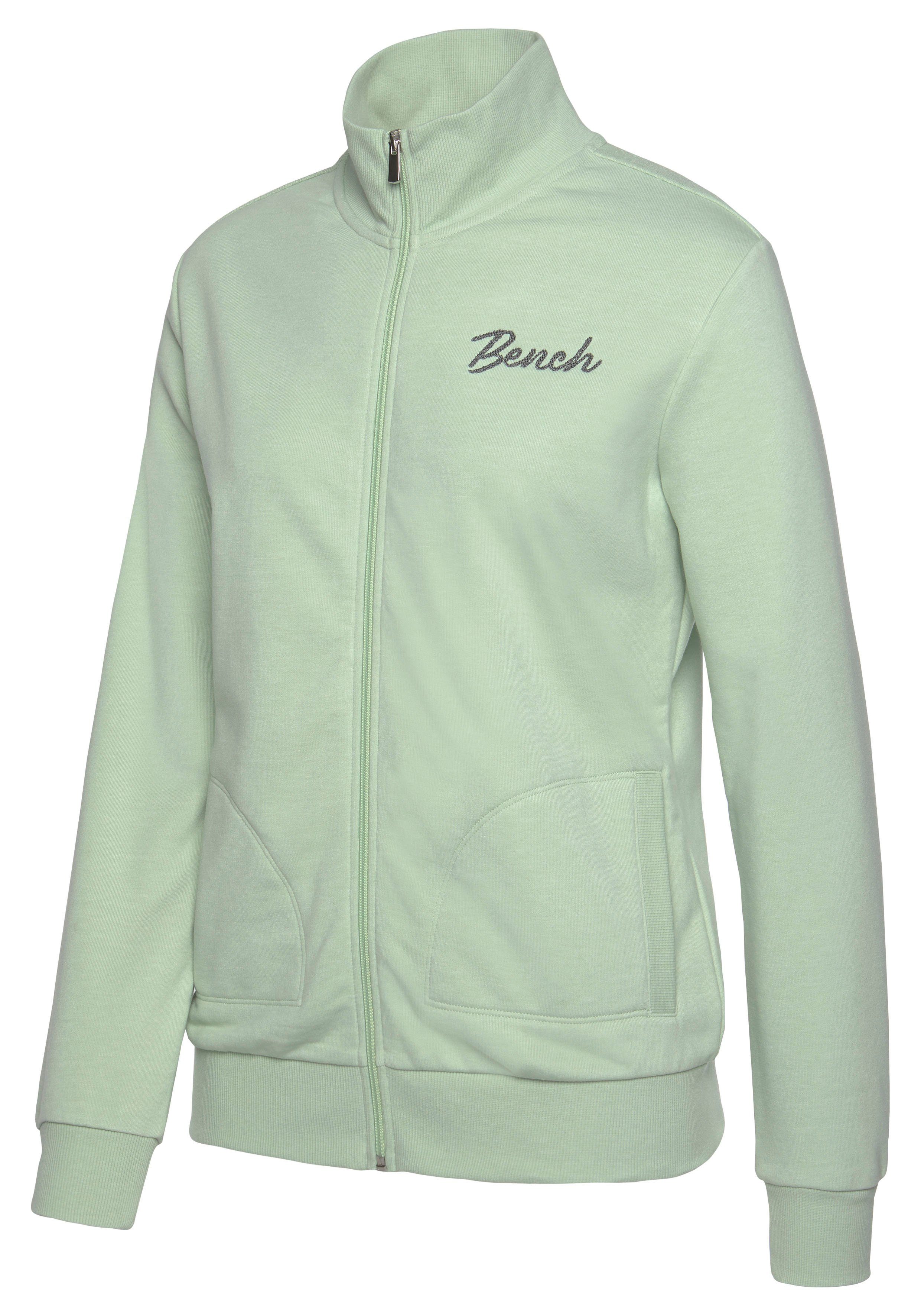Bench. Sweatjacke mit zwei Logo Stickereien, Loungeanzug
