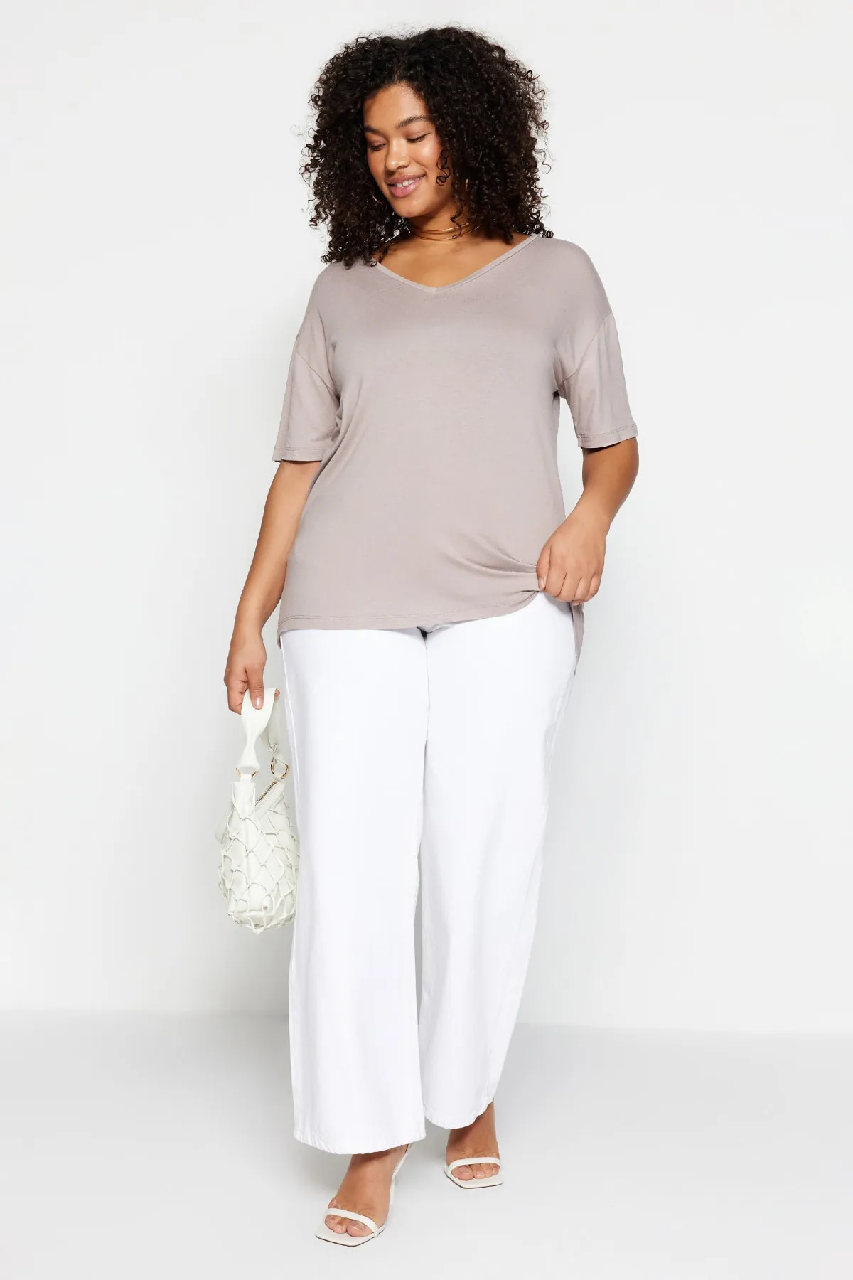 Trendyol Curve  Detailliertes Strick-T-Shirt mit Nerzkragen TBSSS22TS0877