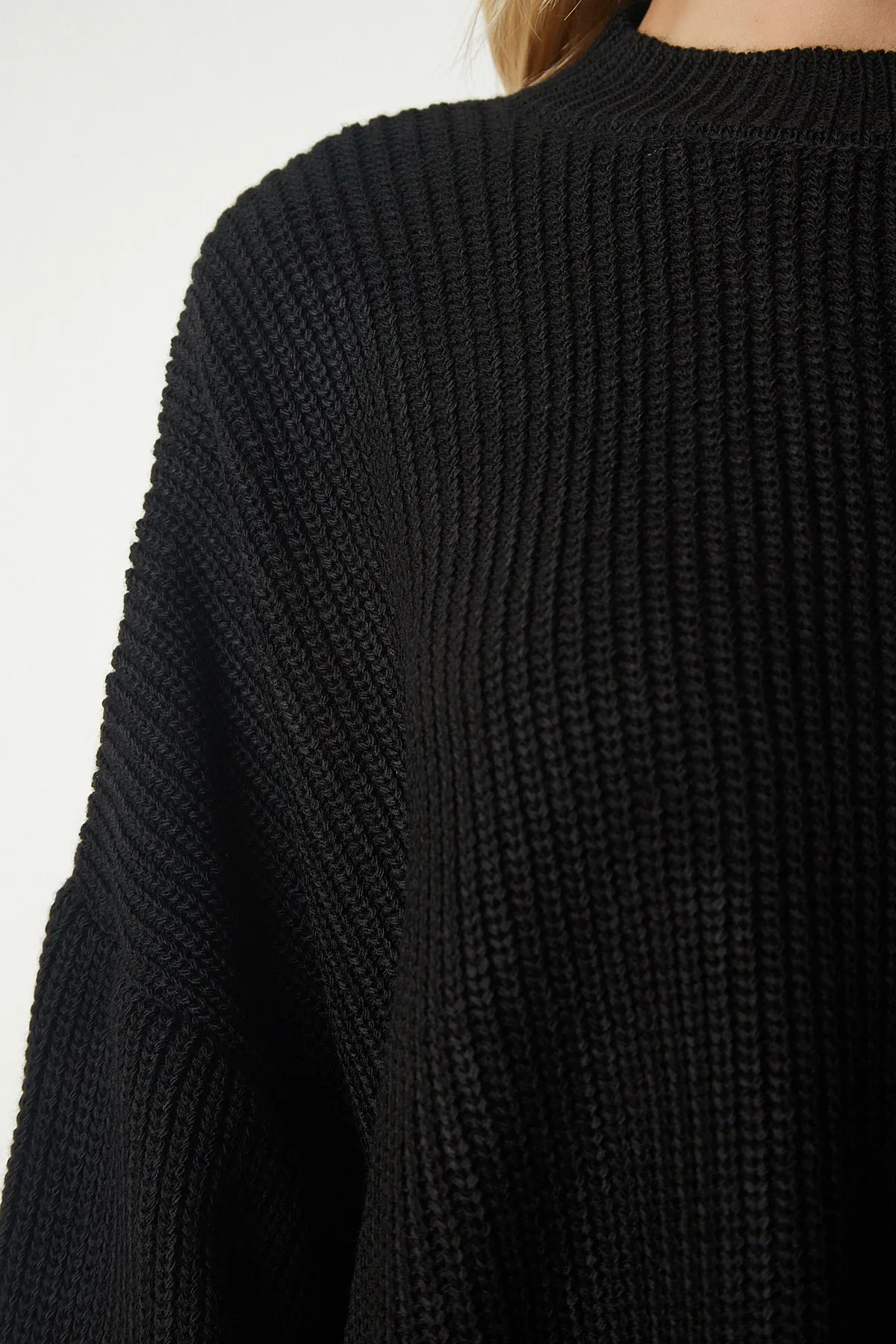 Happiness İstanbul  Schwarzer Oversize-Basic-Strickpullover für Damen mx00126