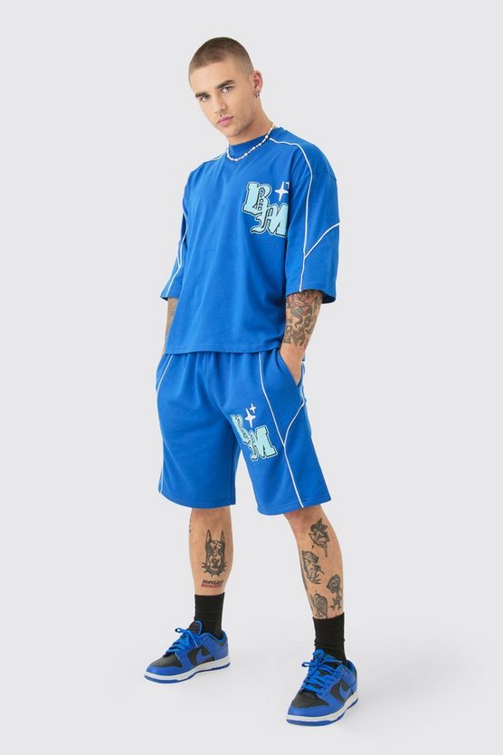 Kastiges Oversize T-Shirt und Shorts mit halben Ärmeln