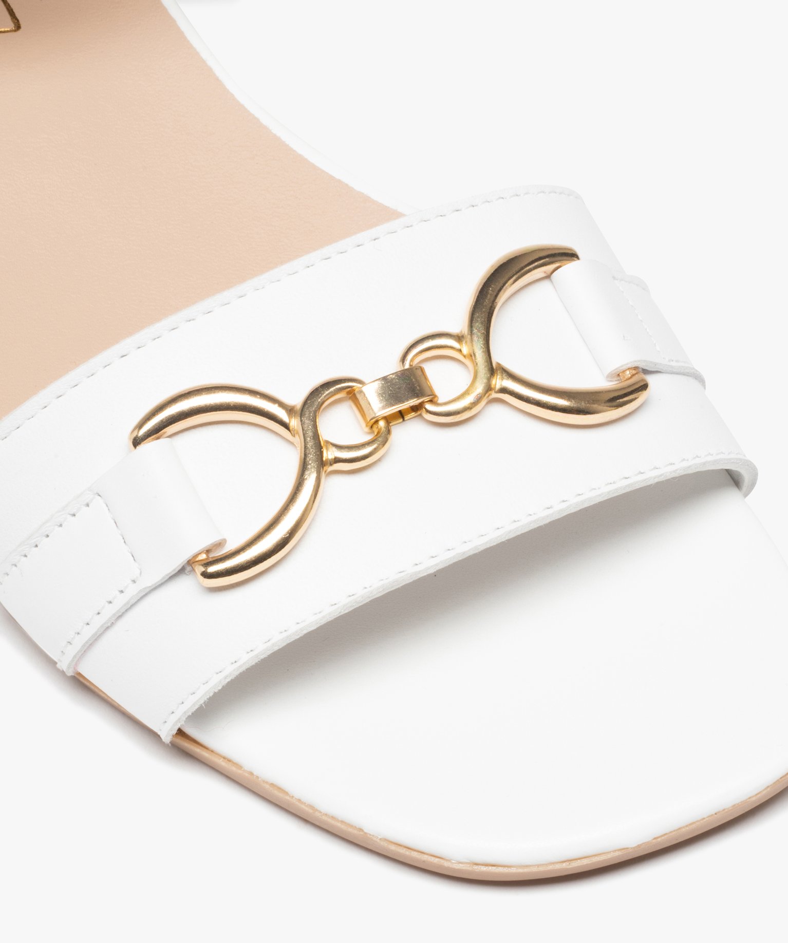 Nu-pieds femme unis à talon plat et bride à chane blanc | GEMO