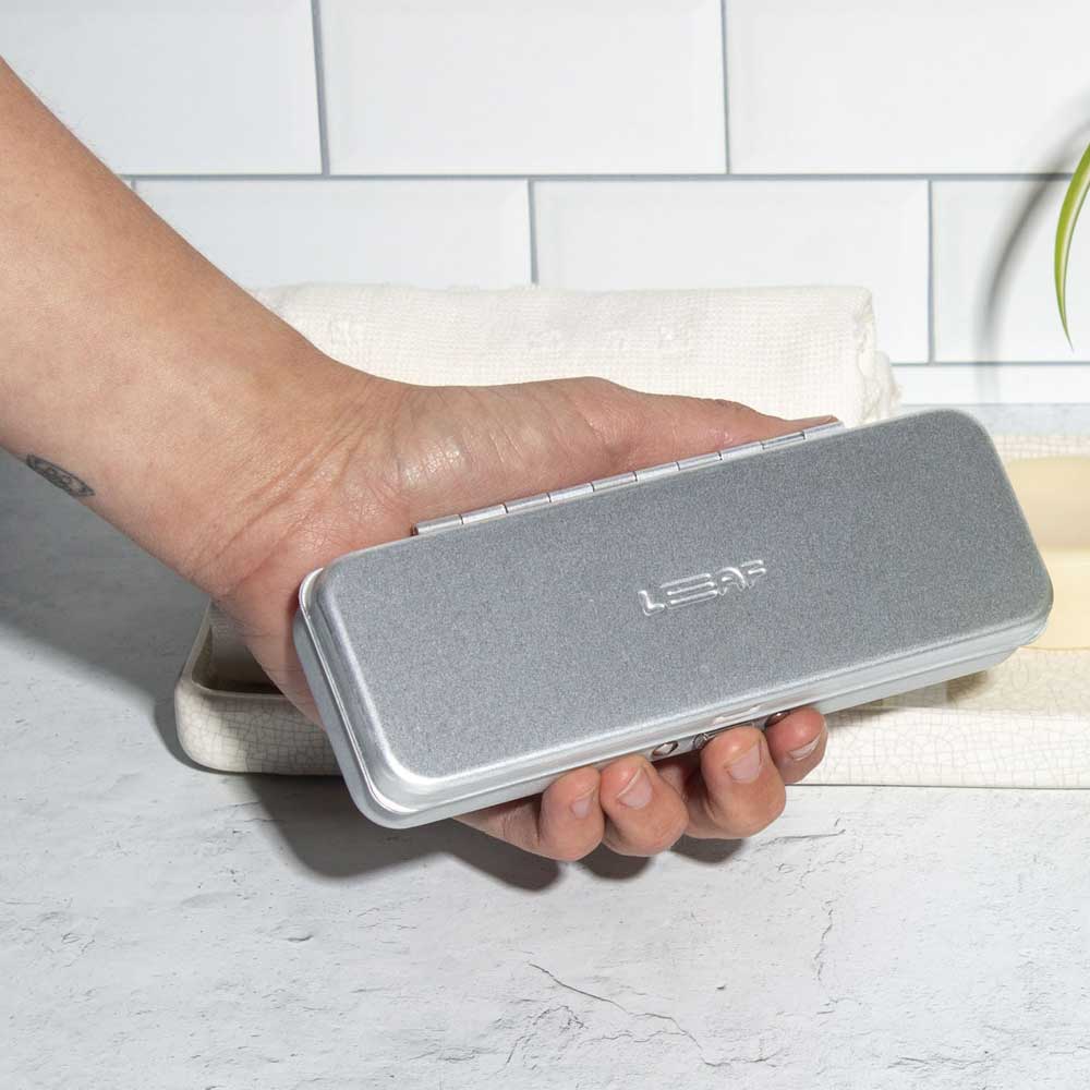 Leaf Shave Leaf Travel Case Silver