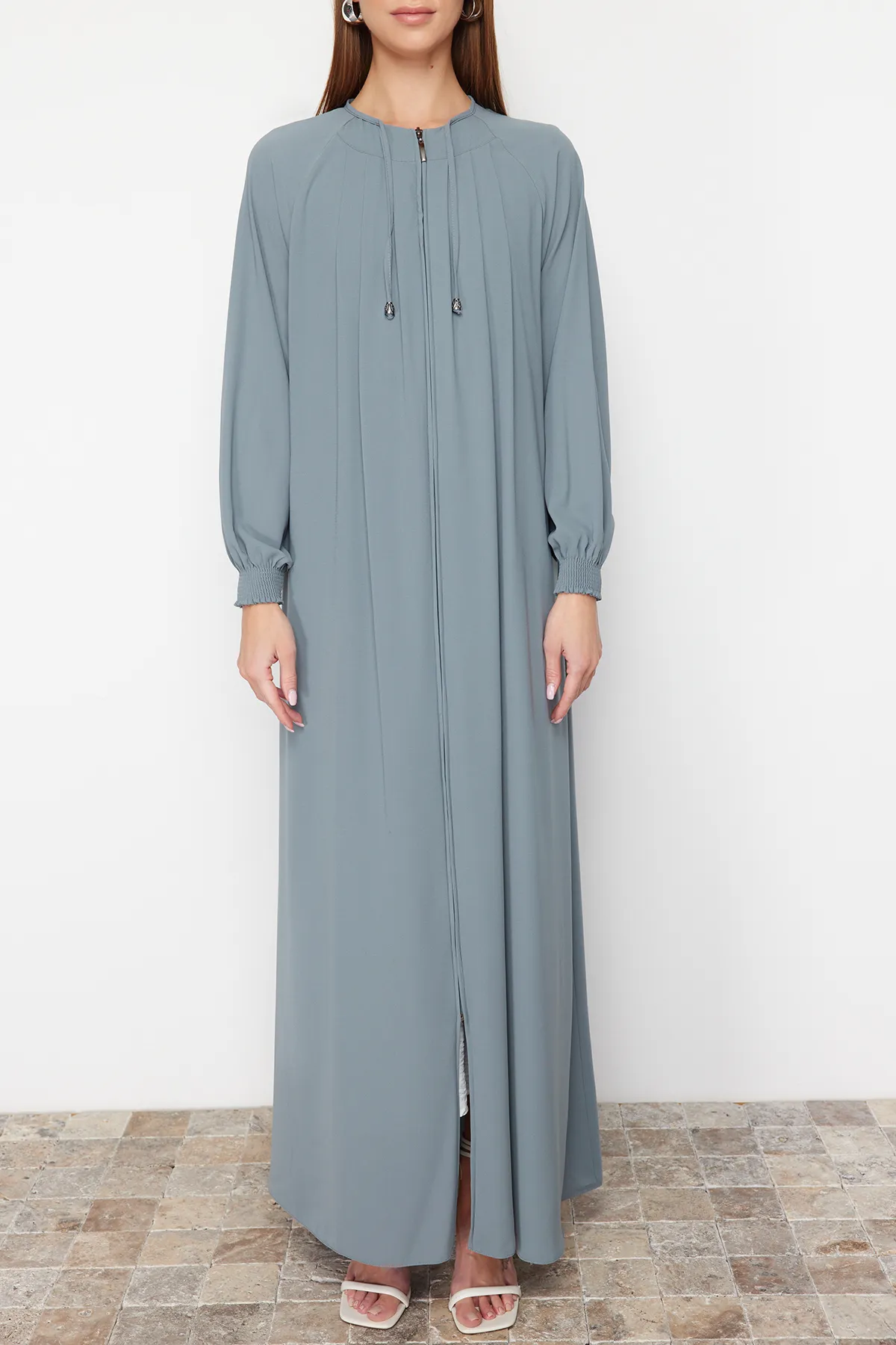 Trendyol Modest  Mintgrünes Mevlana-Modell, gewebte dünne Kreppmütze & Ferace & Abaya TCTSS24KF00023