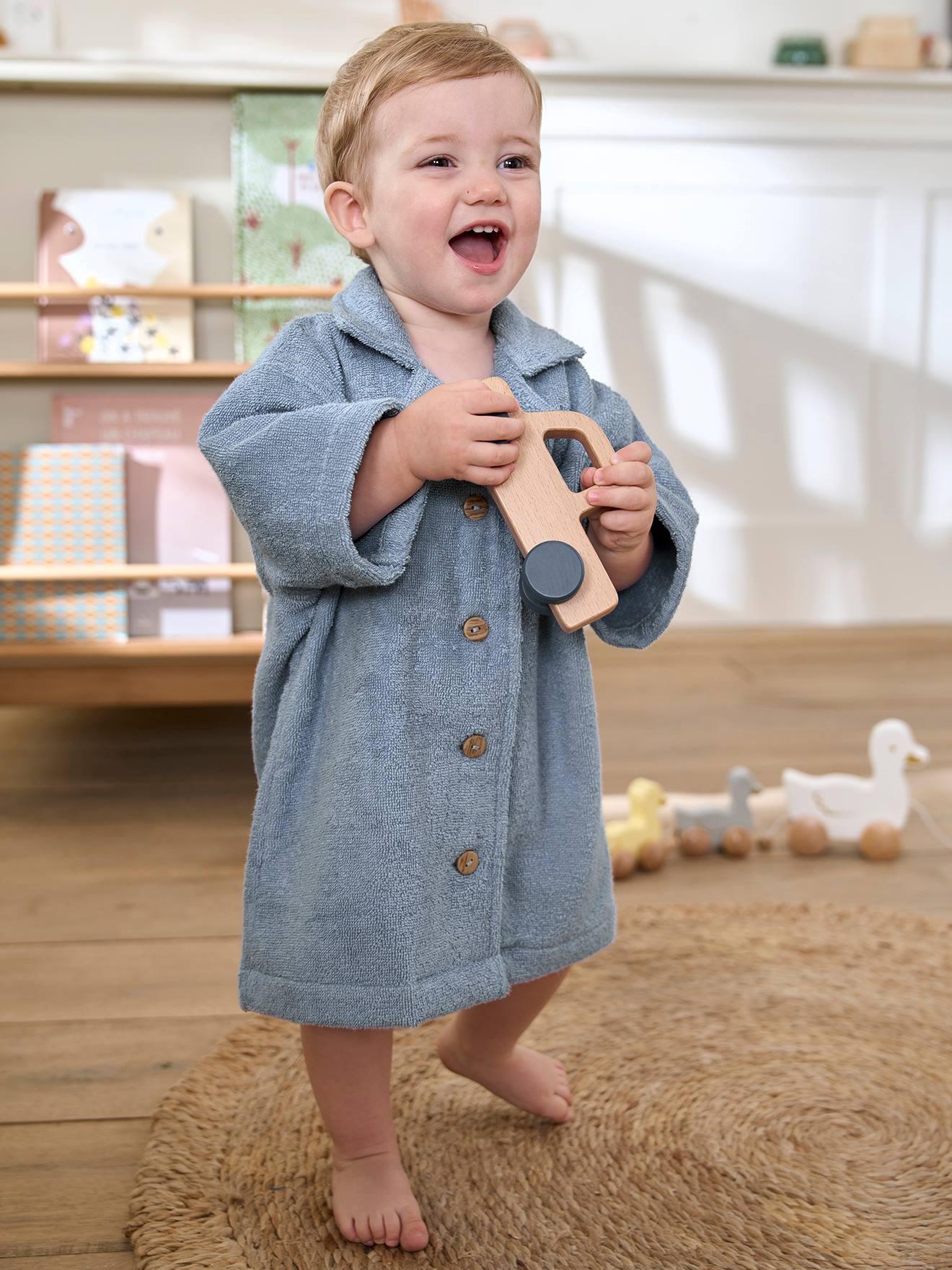 Vertbaudet Baby Bademantel mit Recycling-Baumwolle, personalisierbar - blau chambray