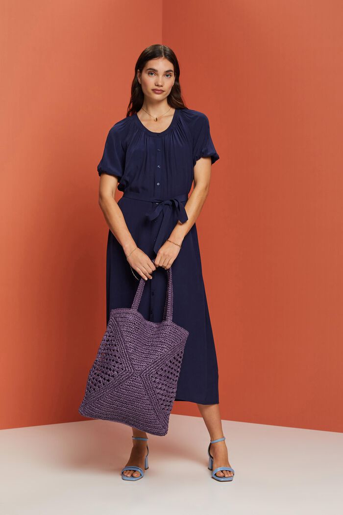 Feminines Hemdblusenkleid
