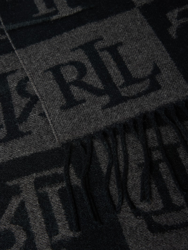 Set aus Schal und Mütze in schwarz