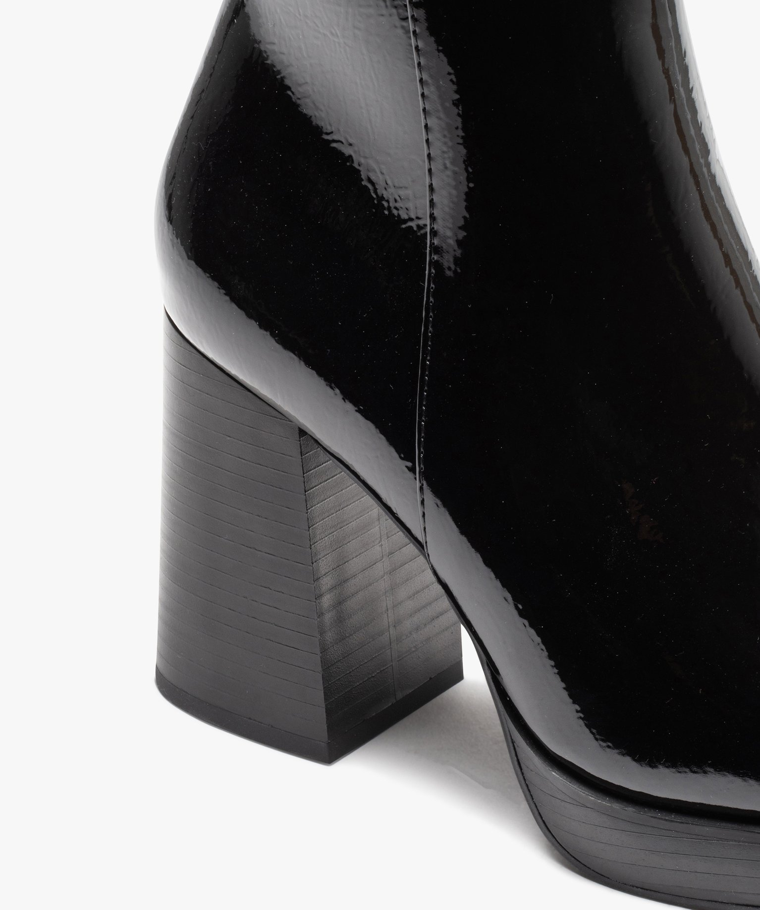Boots femme vernies à talon haut avec bout carré noir | GEMO