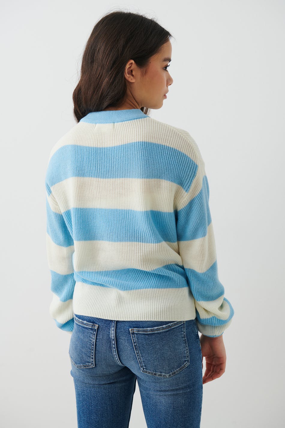 Y stripe knitted sweater