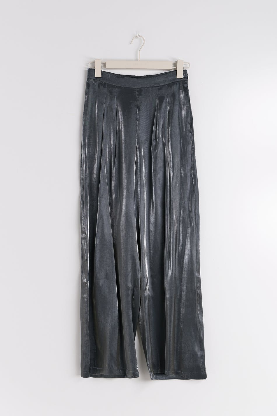 Fluid metallic trousers