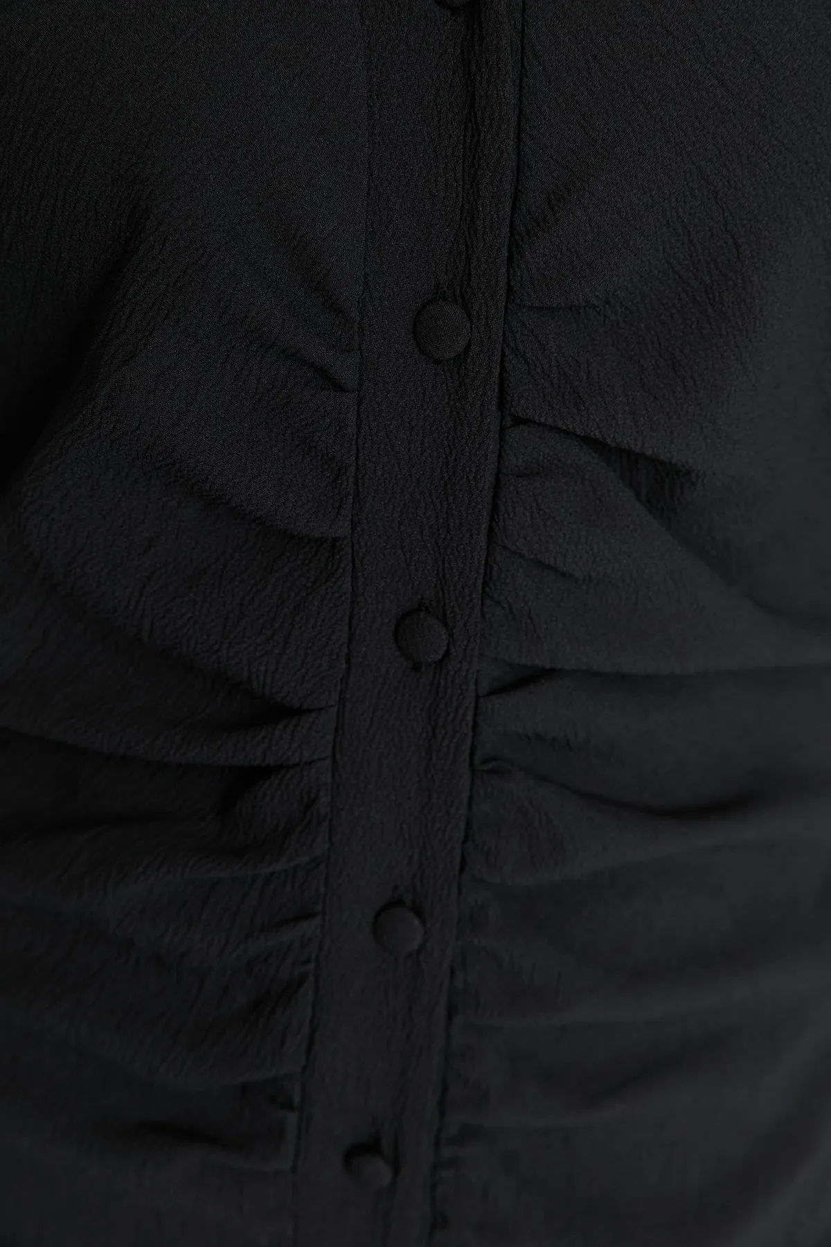 Trendyol Collection  Schwarzes, gewebtes Midi-Kleid mit Kordelzug und detailliertem Webmuster TWOAW22EL1343