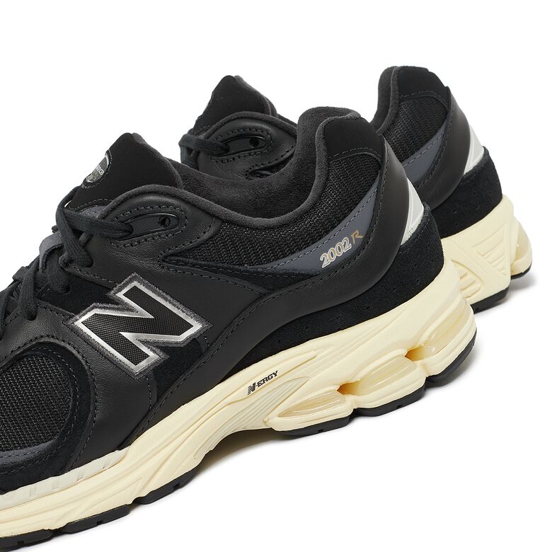 New Balance M2002RIB Black