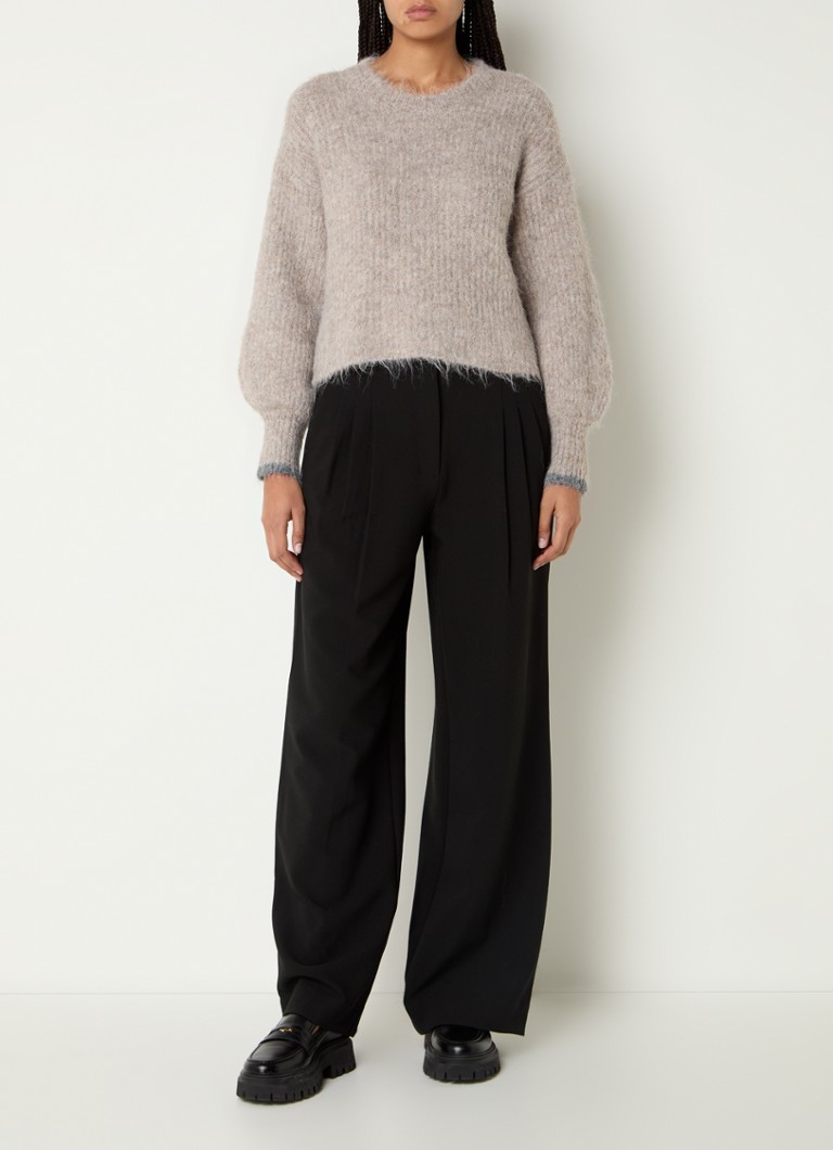 Sweter Coralie marki Co'Couture, wykonany z mieszanki wysokiej jakości wełny.