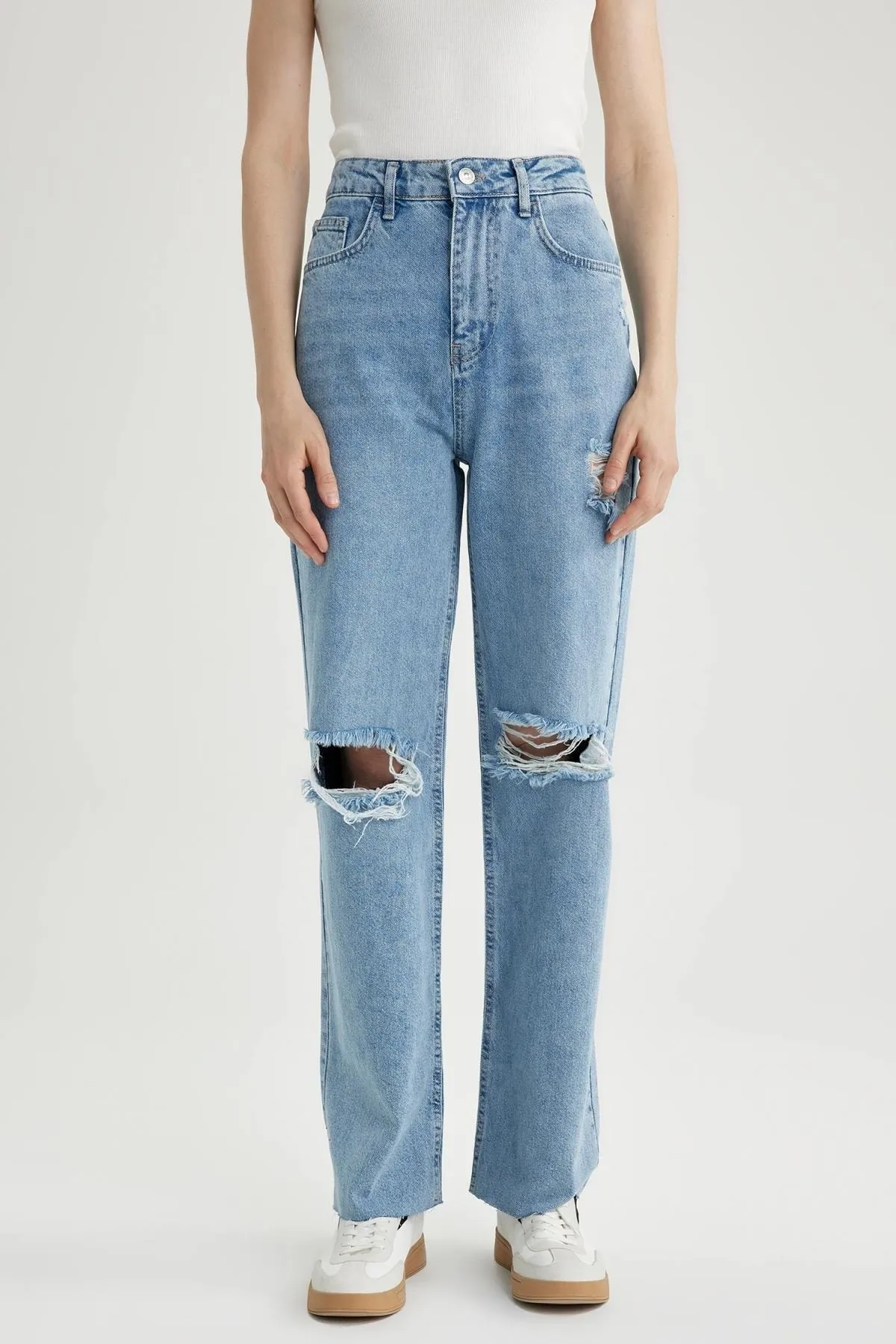 DeFacto  90er-Jahre-Jeans mit weitem Bein und zerrissenen Details, lange Jeans A5148ax23hs