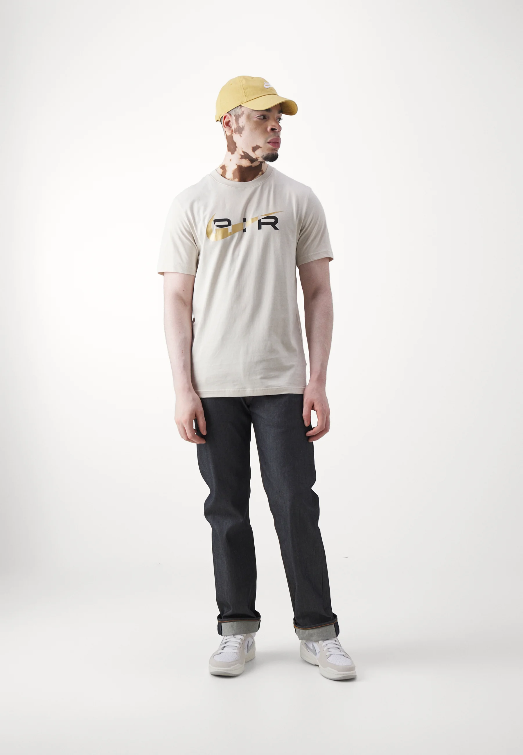 Nike Sportswear AIR GRAPHIC TEE - Camiseta con estampado