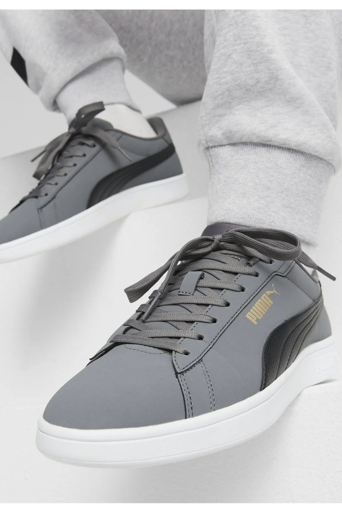 Puma  392336-02 Smash 3.0 Buck Unisex-Sneaker, geräuchert