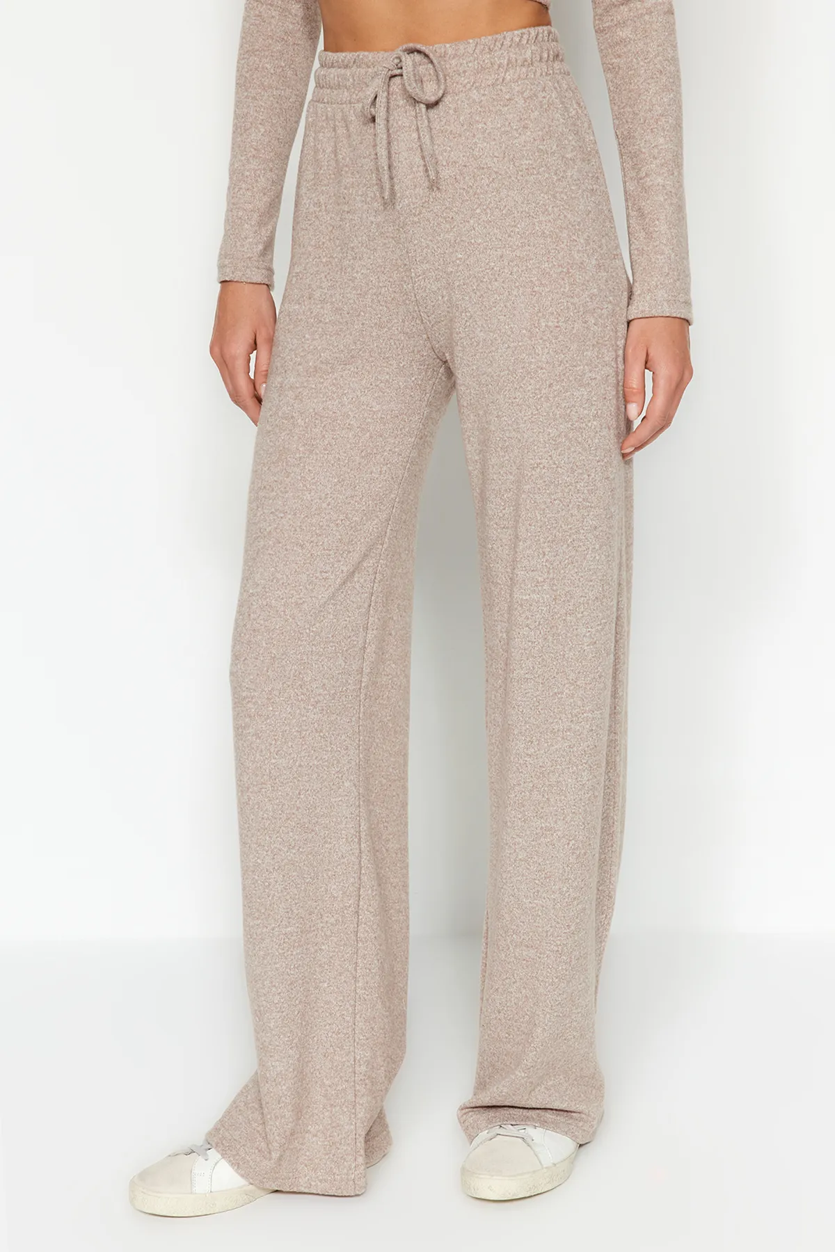 Trendyol Collection  Beiges Yumoş Crop- und Wide Leg/Wide Leg Strick-Set aus Unterteil und Top TWOAW23AU00125