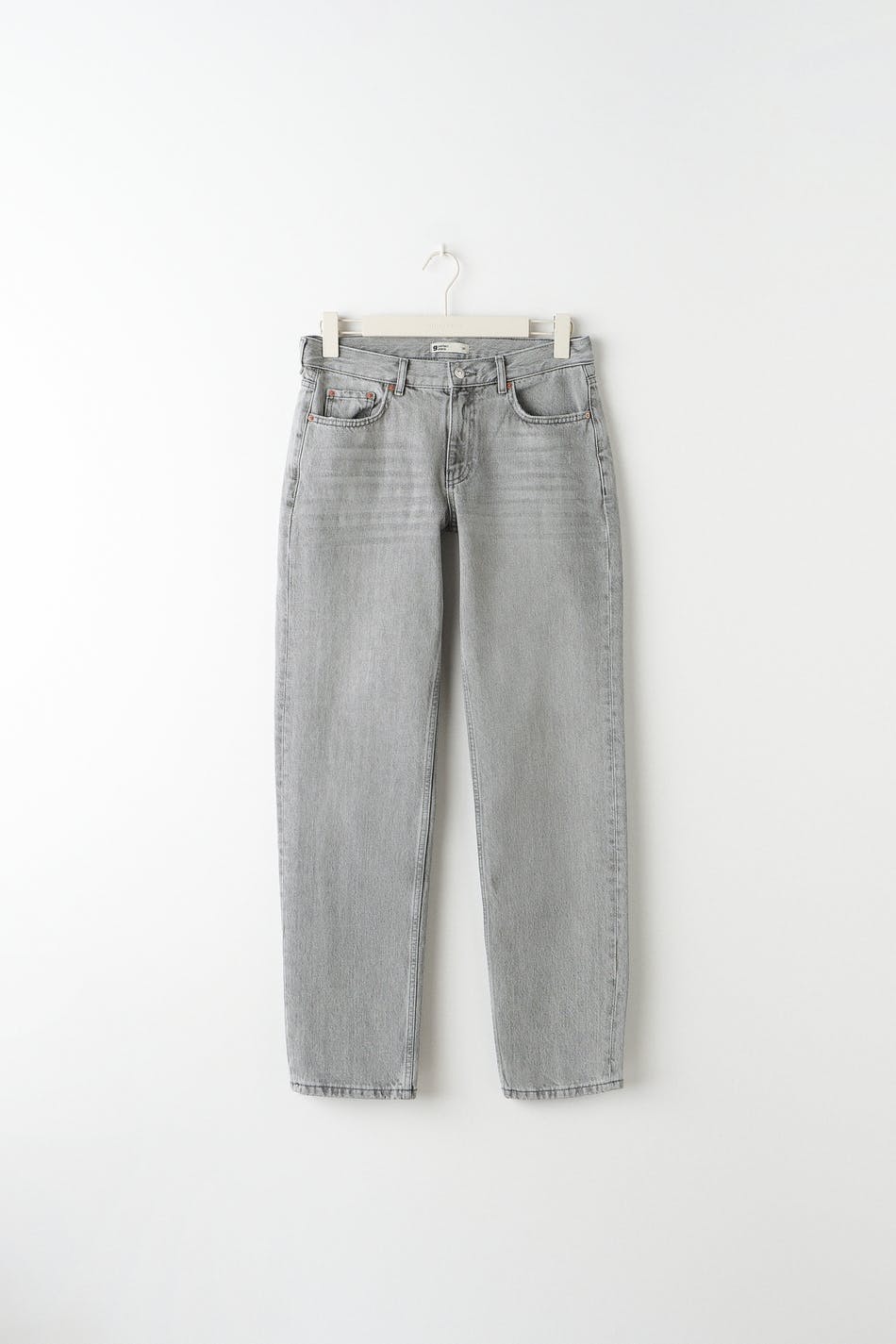 Low straight petite jeans