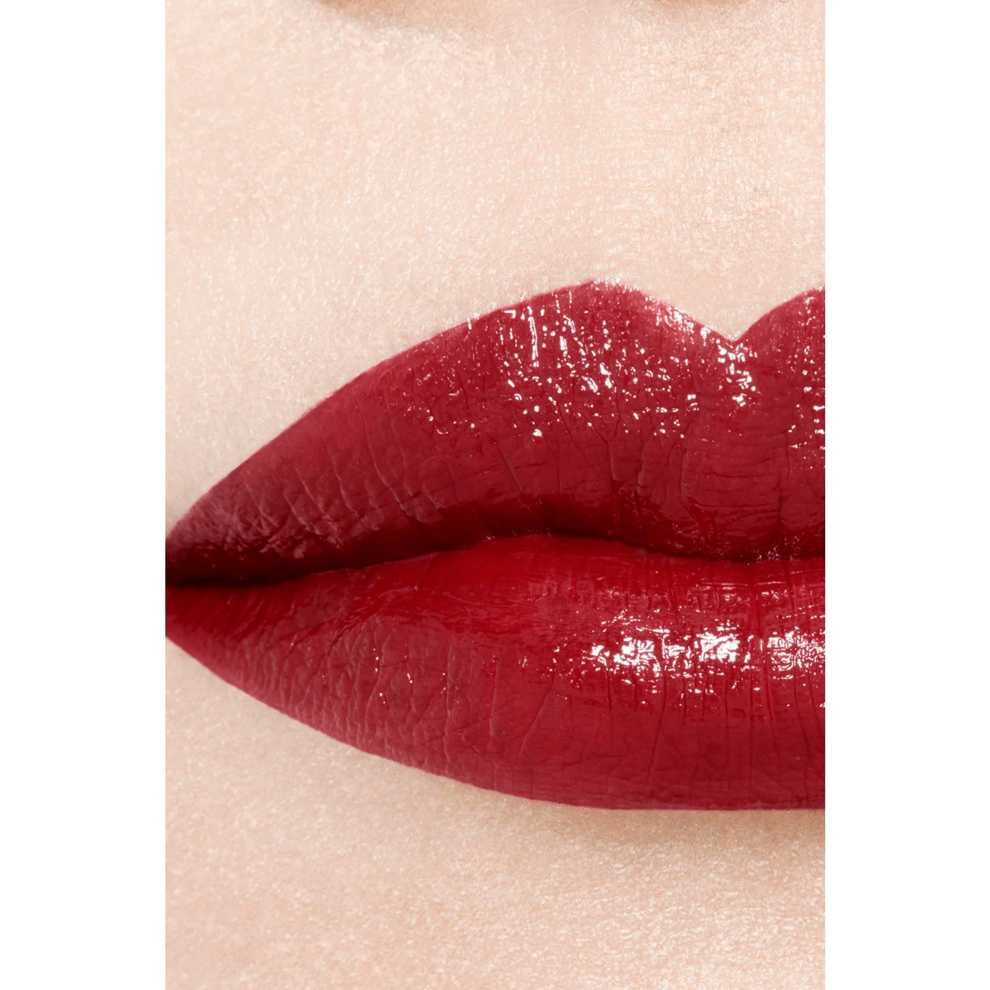 ROUGE ALLURE LAQUE - EL LABIAL FLUIDO BRILLANTE DE EXTREMADAMENTE DURACIÓN