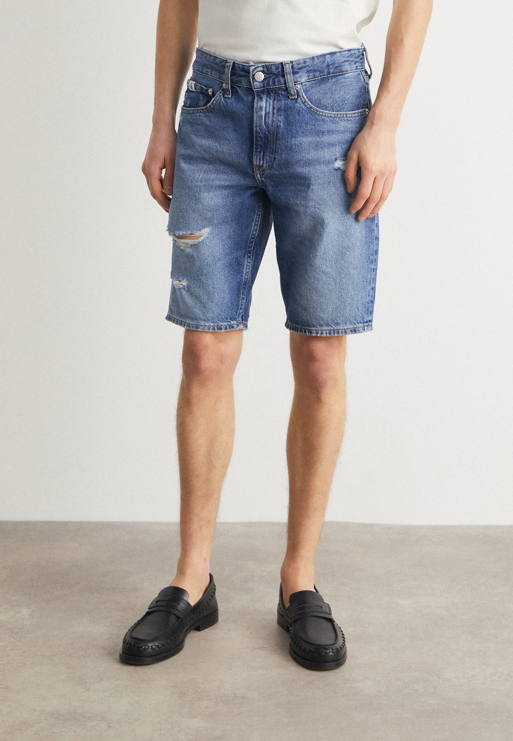 Calvin Klein Jeans REGULAR - Pantalones cortos vaqueros