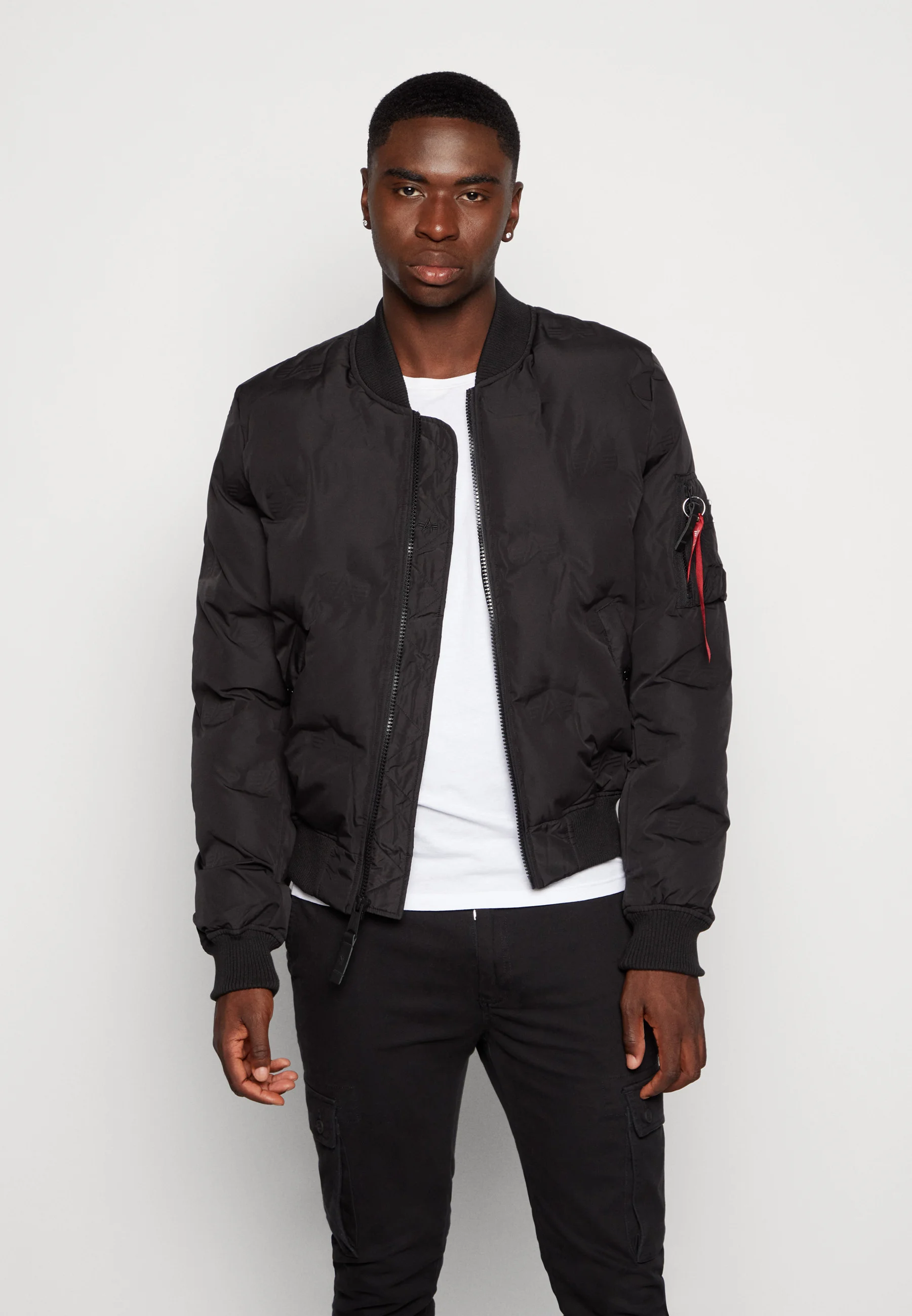 Chaqueta bomber acolchada con el logotipo MA-1 de Alpha Industries
